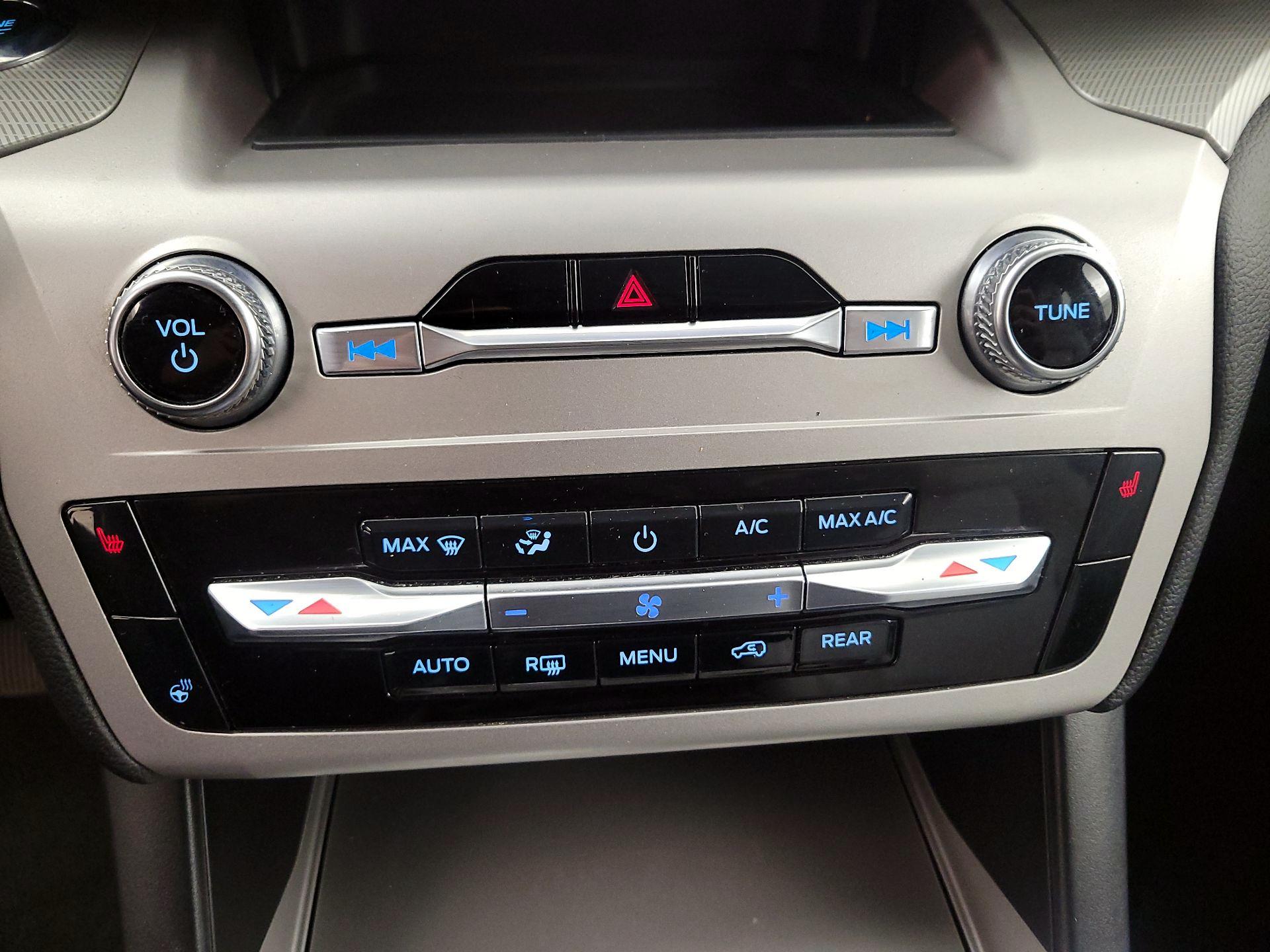 Thumbnail: 2021 Ford Explorer - 17