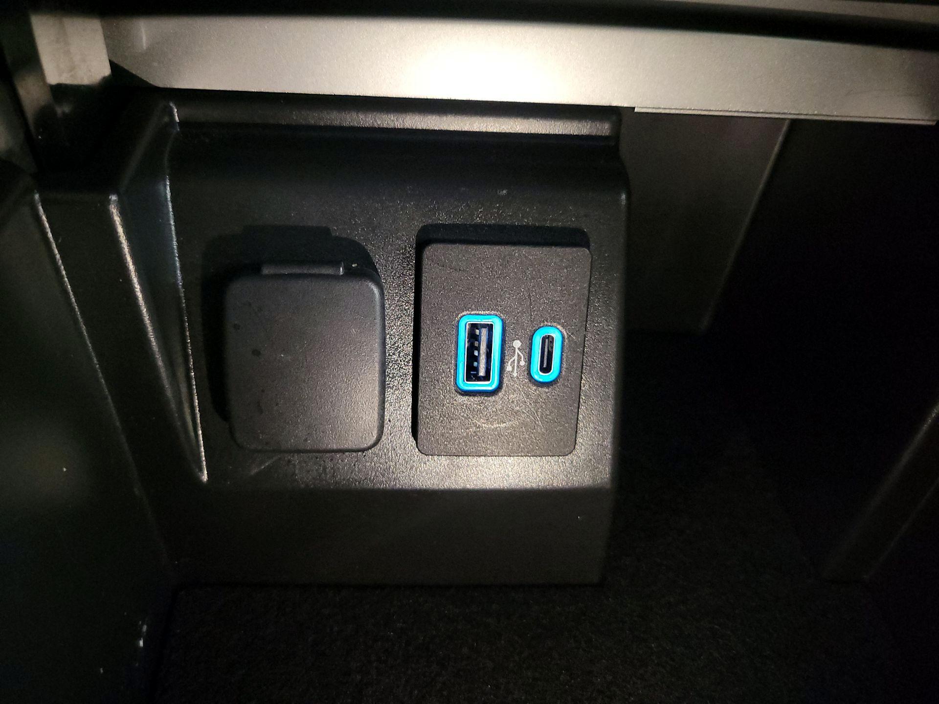 Thumbnail: 2021 Ford Explorer - 19