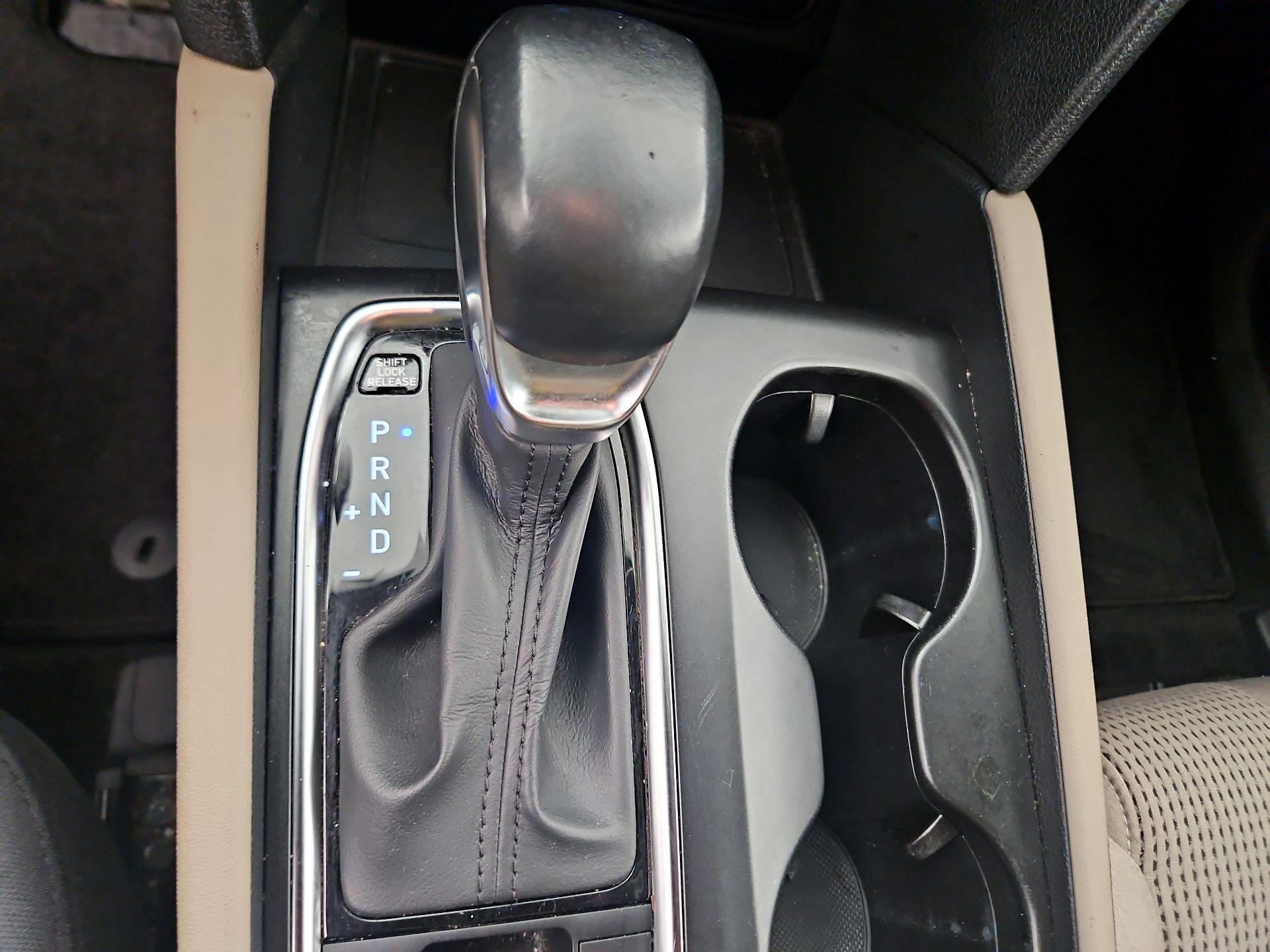 Thumbnail: 2020 Hyundai Santa Fe - 17