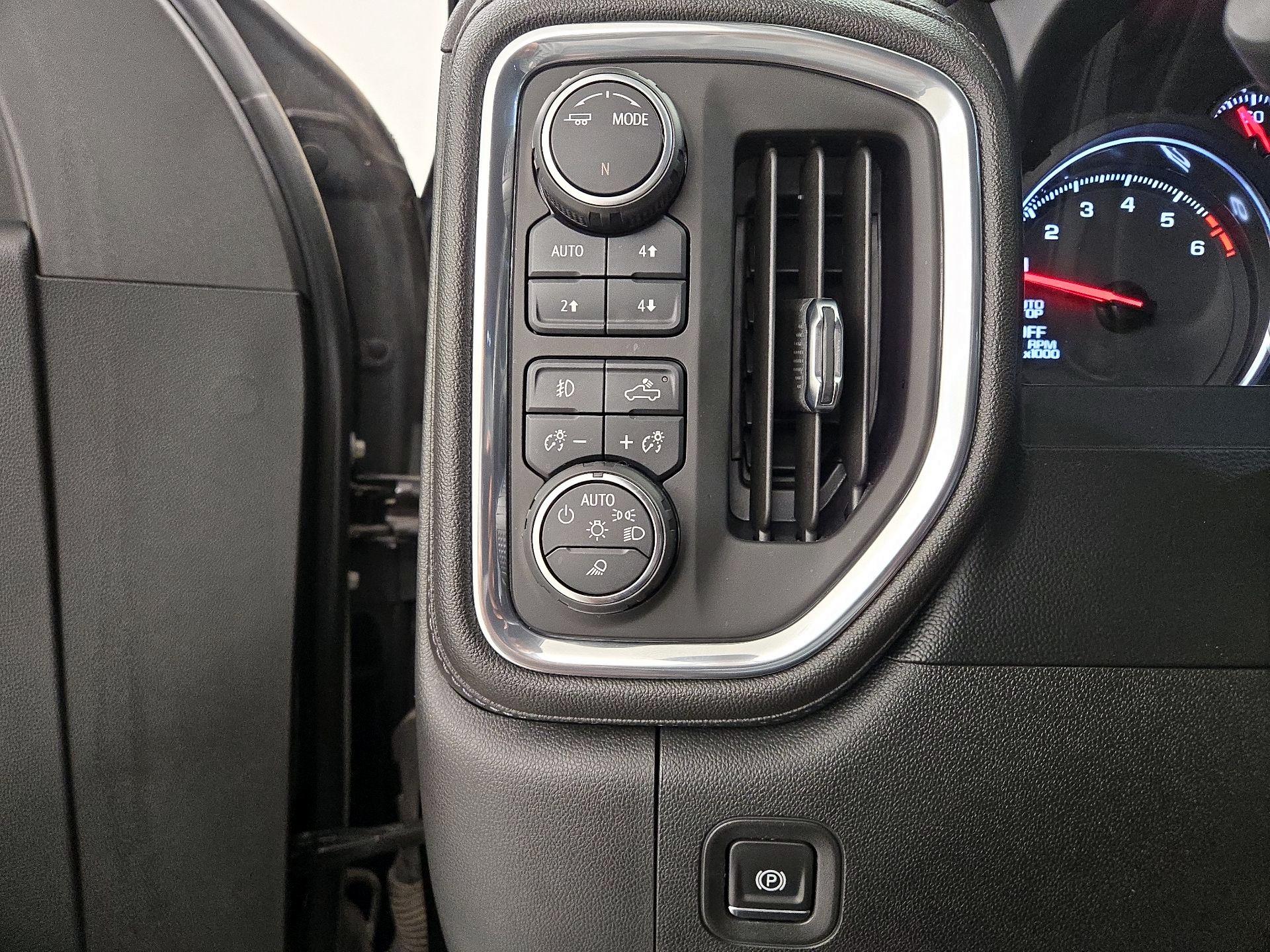 Thumbnail: 2021 Chevrolet Silverado 1500 - 13