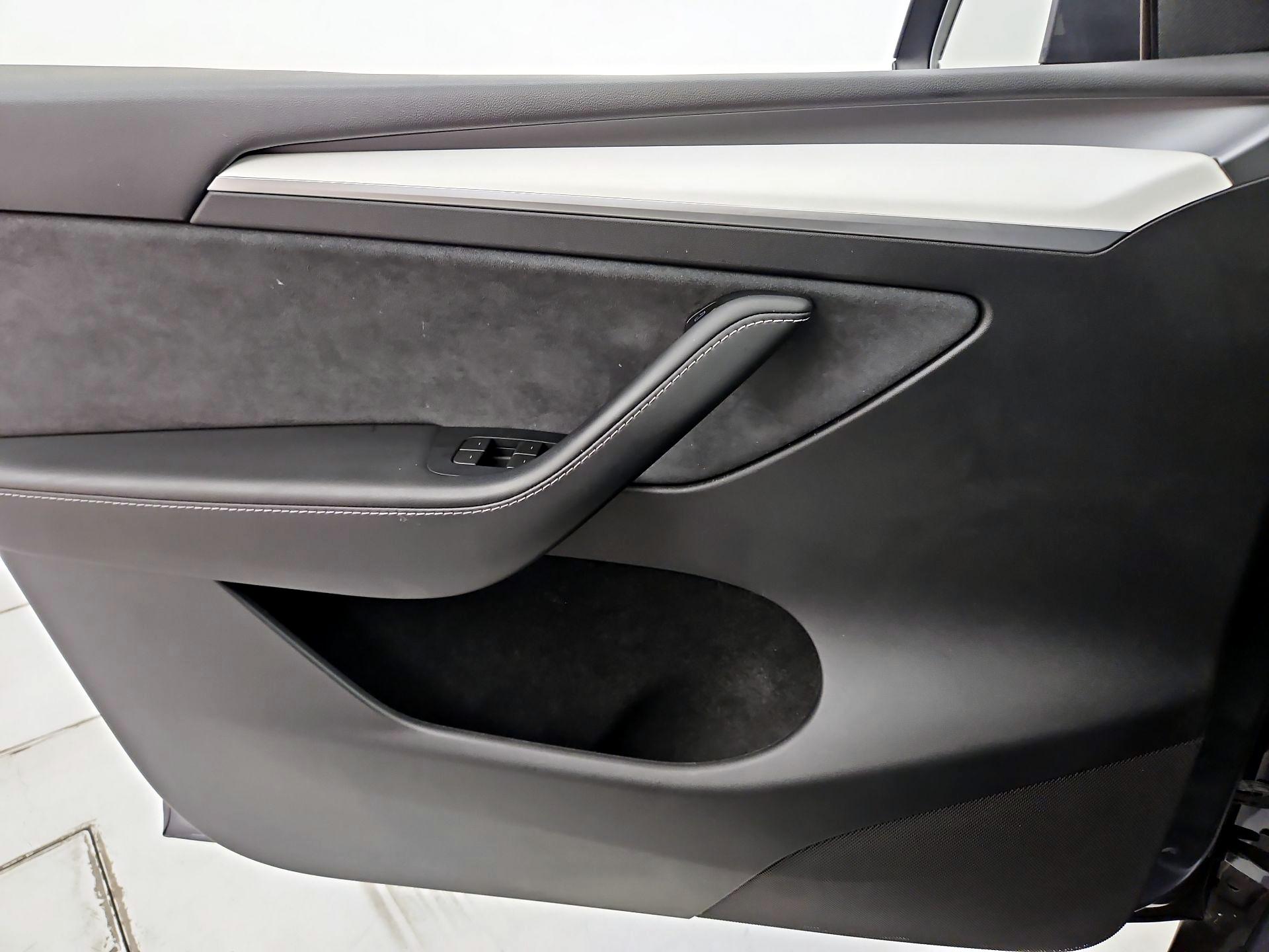 Thumbnail: 2023 Tesla Model Y - 12