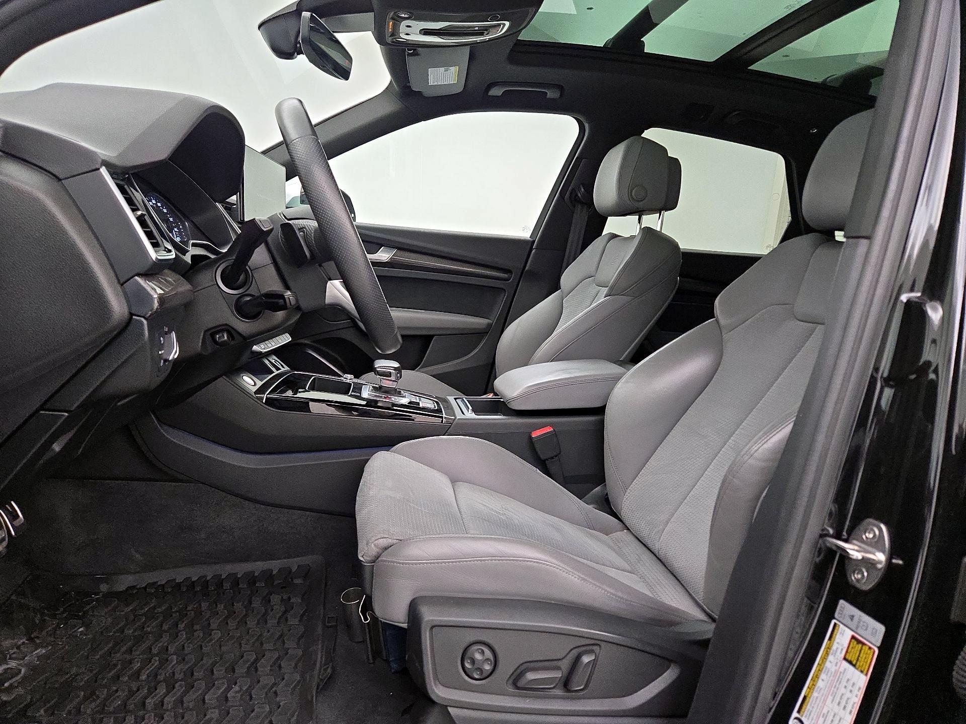 Thumbnail: 2022 Audi SQ5 - 11