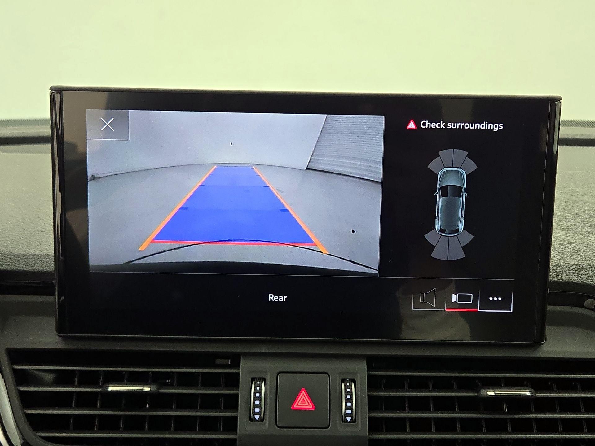 Thumbnail: 2022 Audi SQ5 - 14