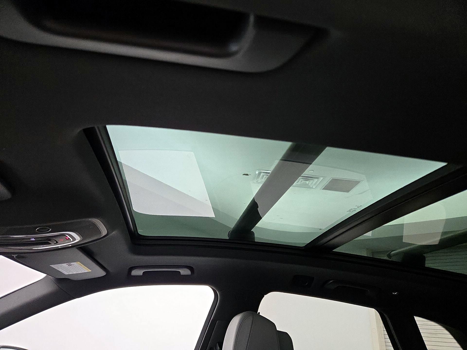 Thumbnail: 2022 Audi SQ5 - 19