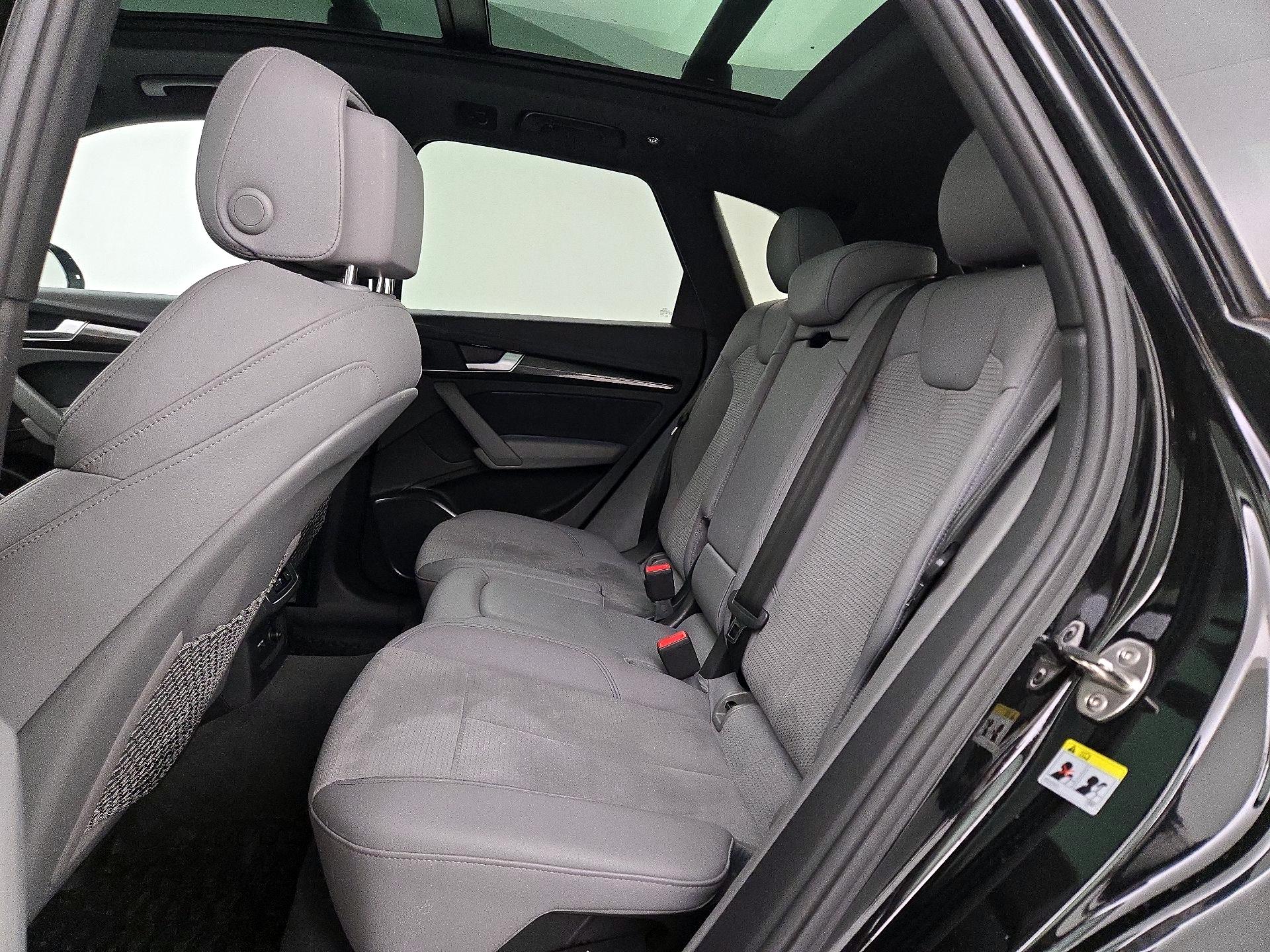 Thumbnail: 2022 Audi SQ5 - 20