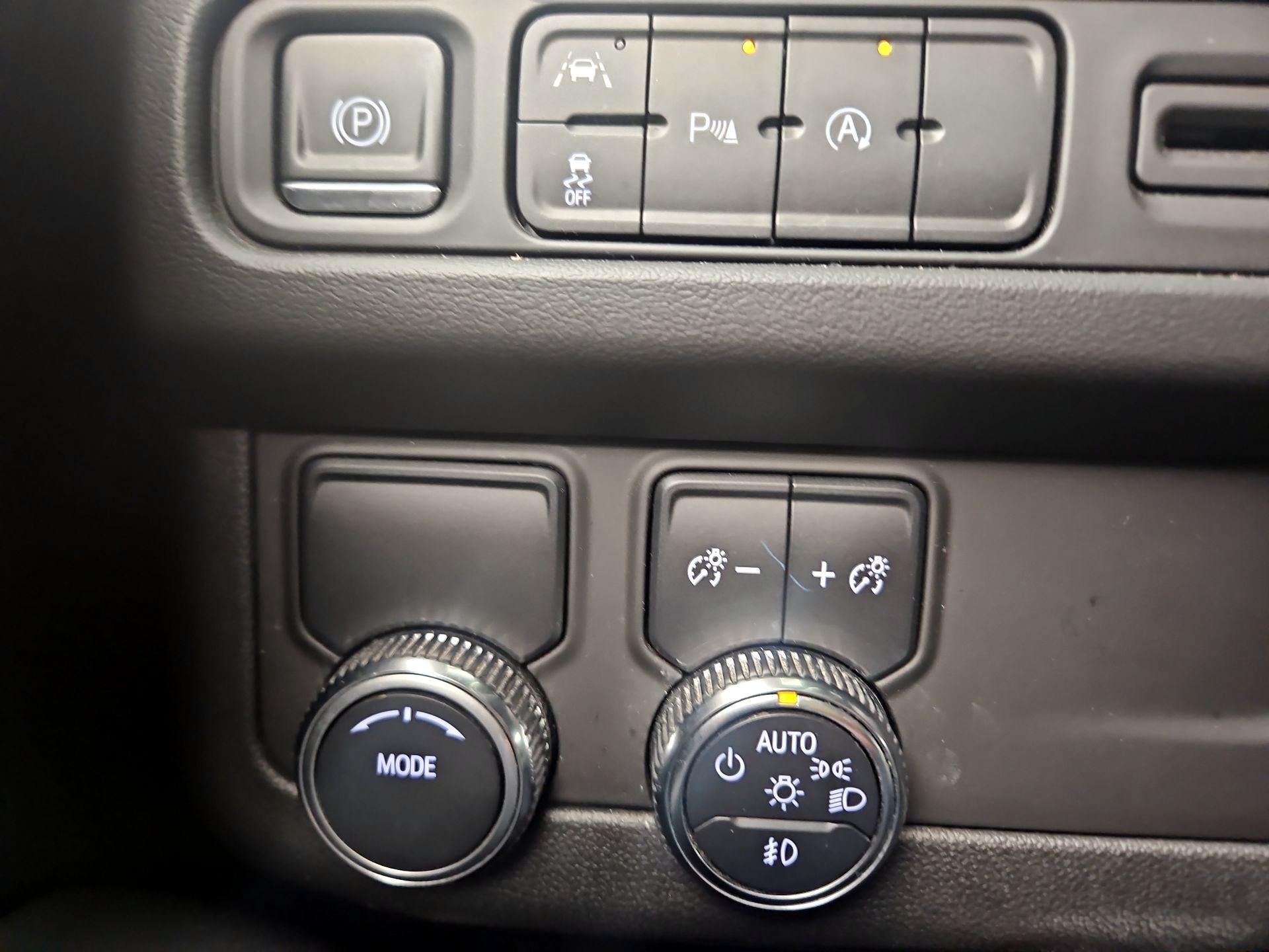 Thumbnail: 2023 GMC Yukon XL - 13