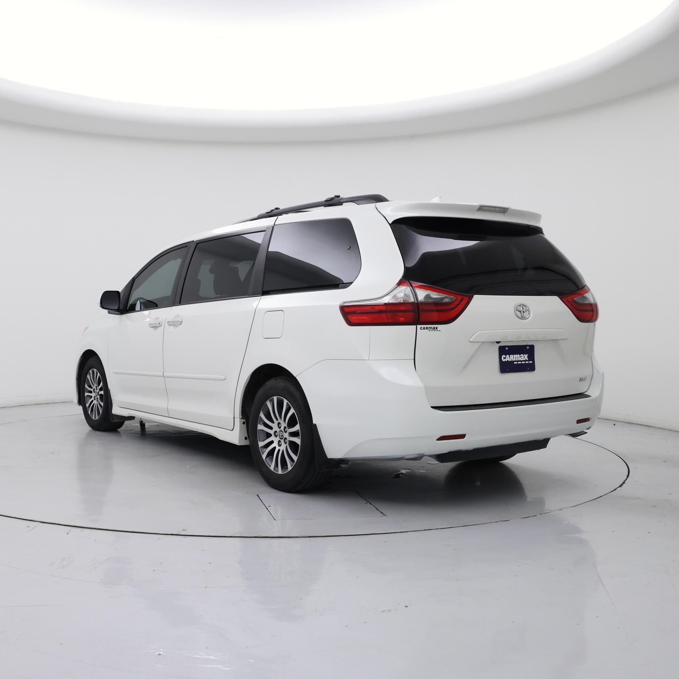 Thumbnail: 2020 Toyota Sienna - 2