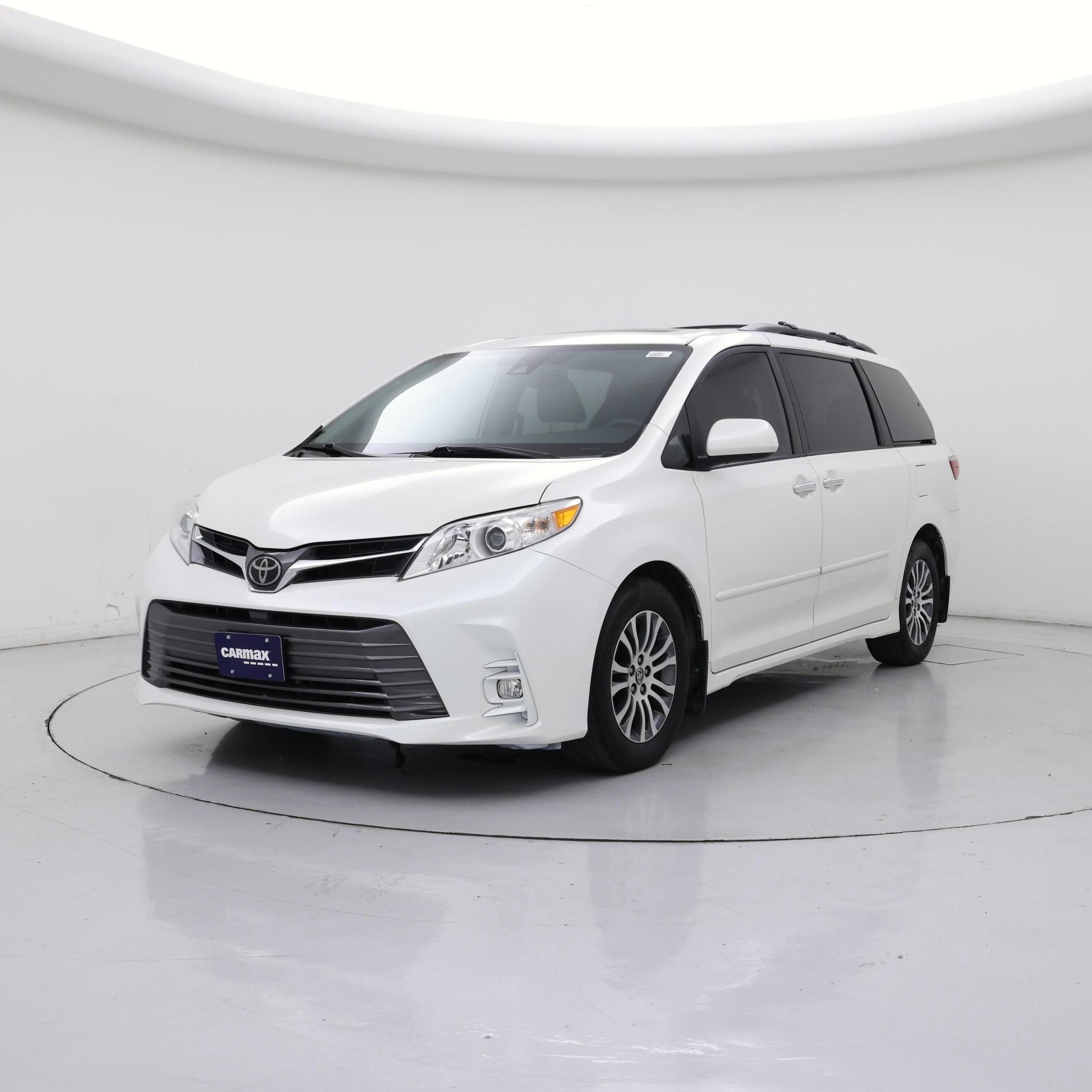 Thumbnail: 2020 Toyota Sienna - 4