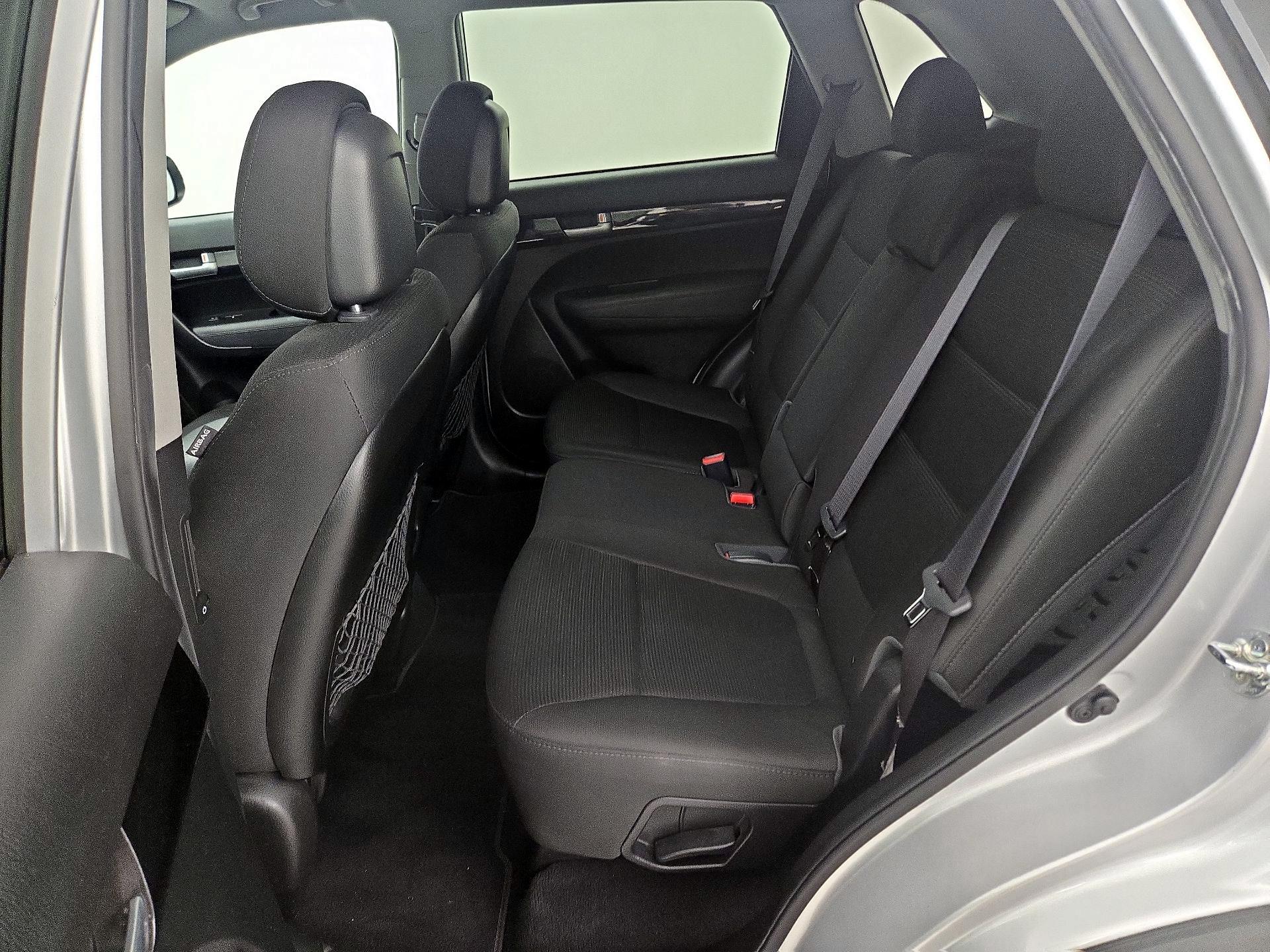 Thumbnail: 2015 Kia Sorento - 18
