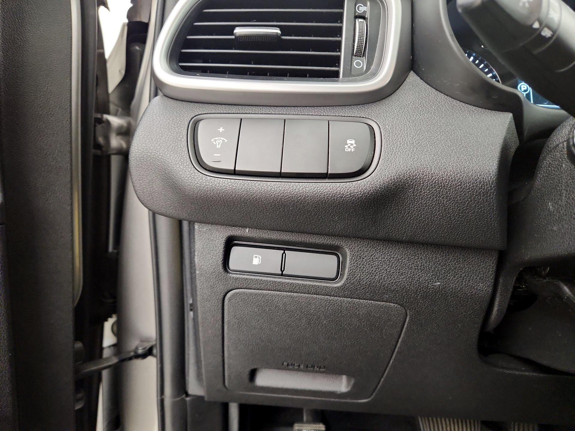 Thumbnail: 2017 Kia Sorento - 13