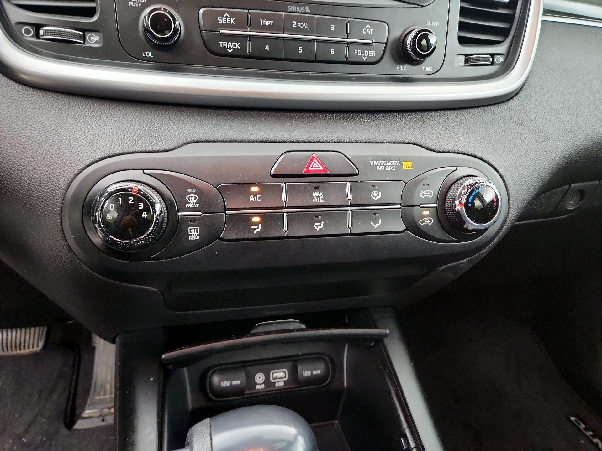 Thumbnail: 2017 Kia Sorento - 15