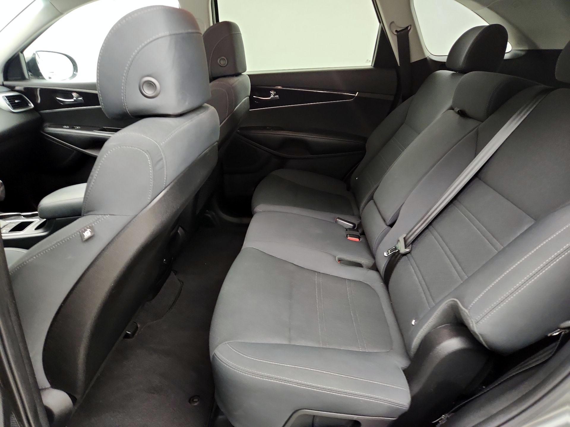 Thumbnail: 2017 Kia Sorento - 18