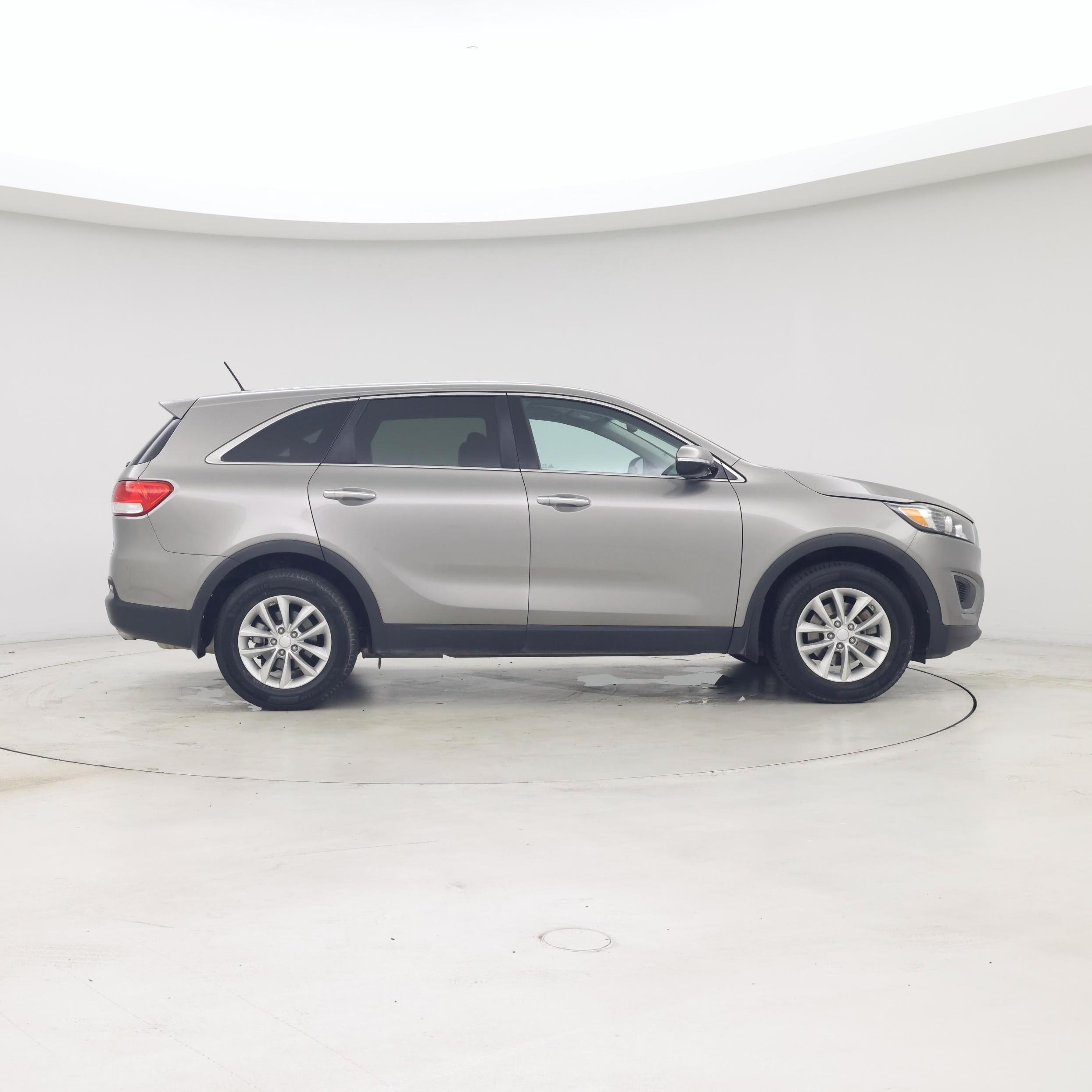 Thumbnail: 2017 Kia Sorento - 7