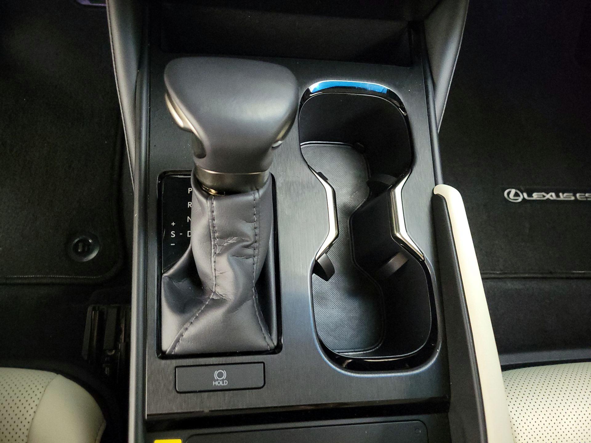 Thumbnail: 2025 Lexus ES - 18