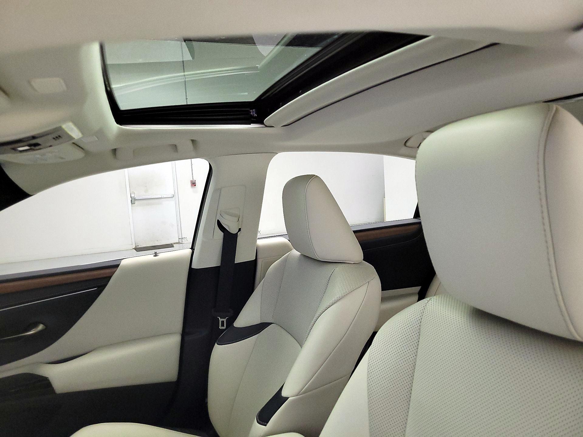 Thumbnail: 2025 Lexus ES - 20