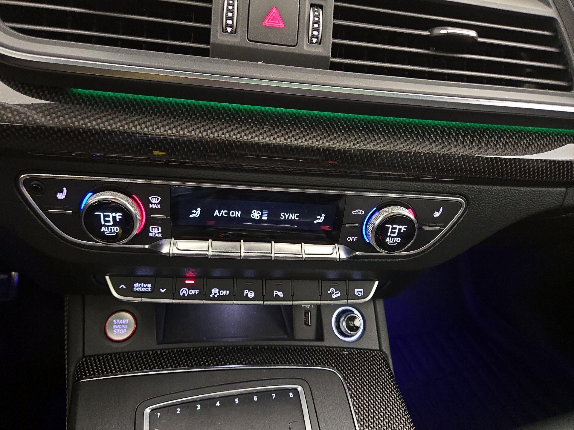 Thumbnail: 2020 Audi SQ5 - 17