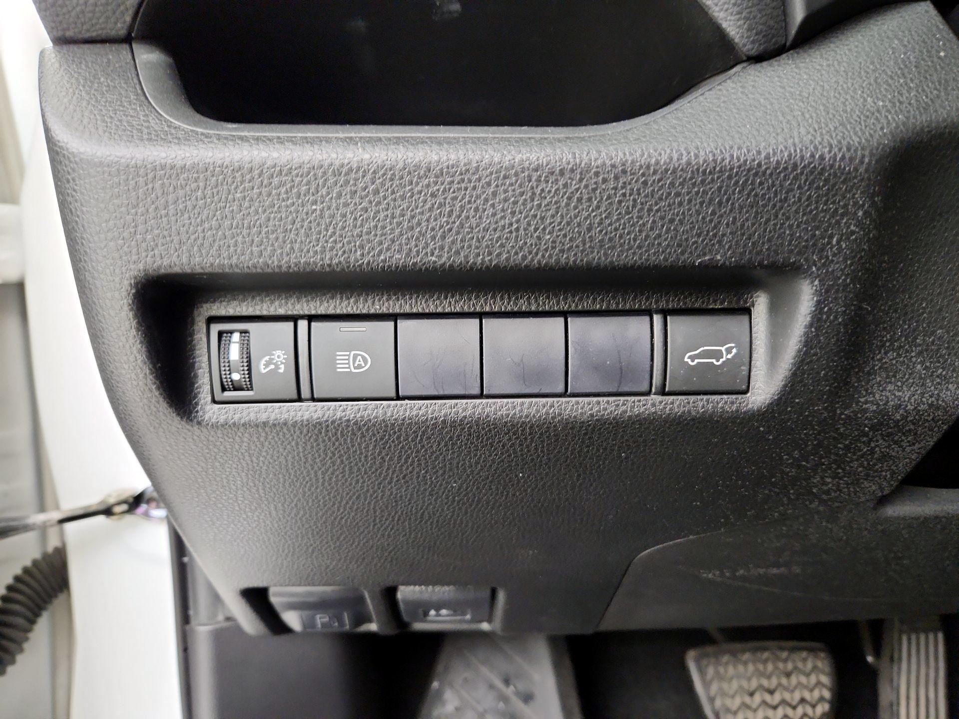 Thumbnail: 2020 Toyota RAV4 - 13