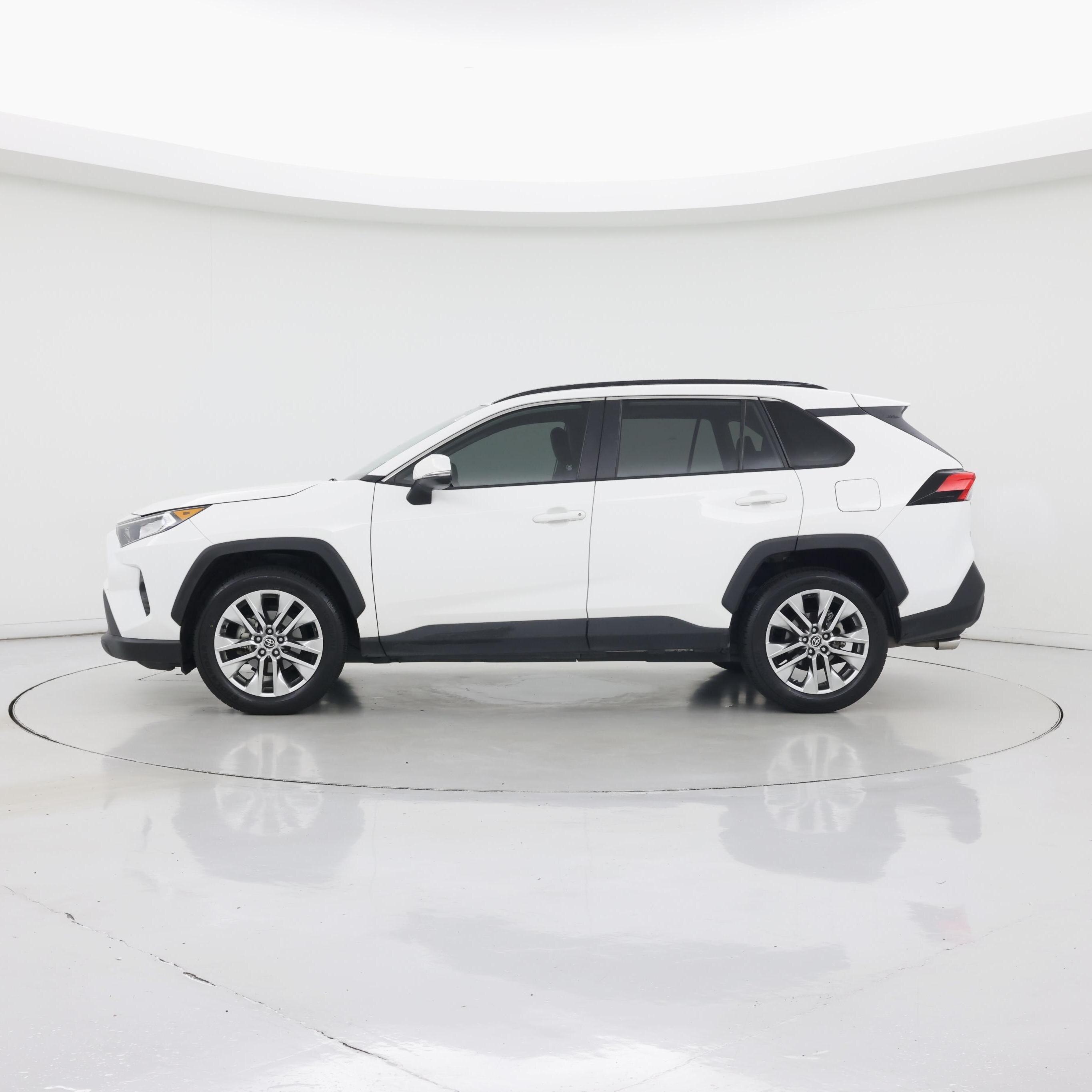 Thumbnail: 2020 Toyota RAV4 - 3