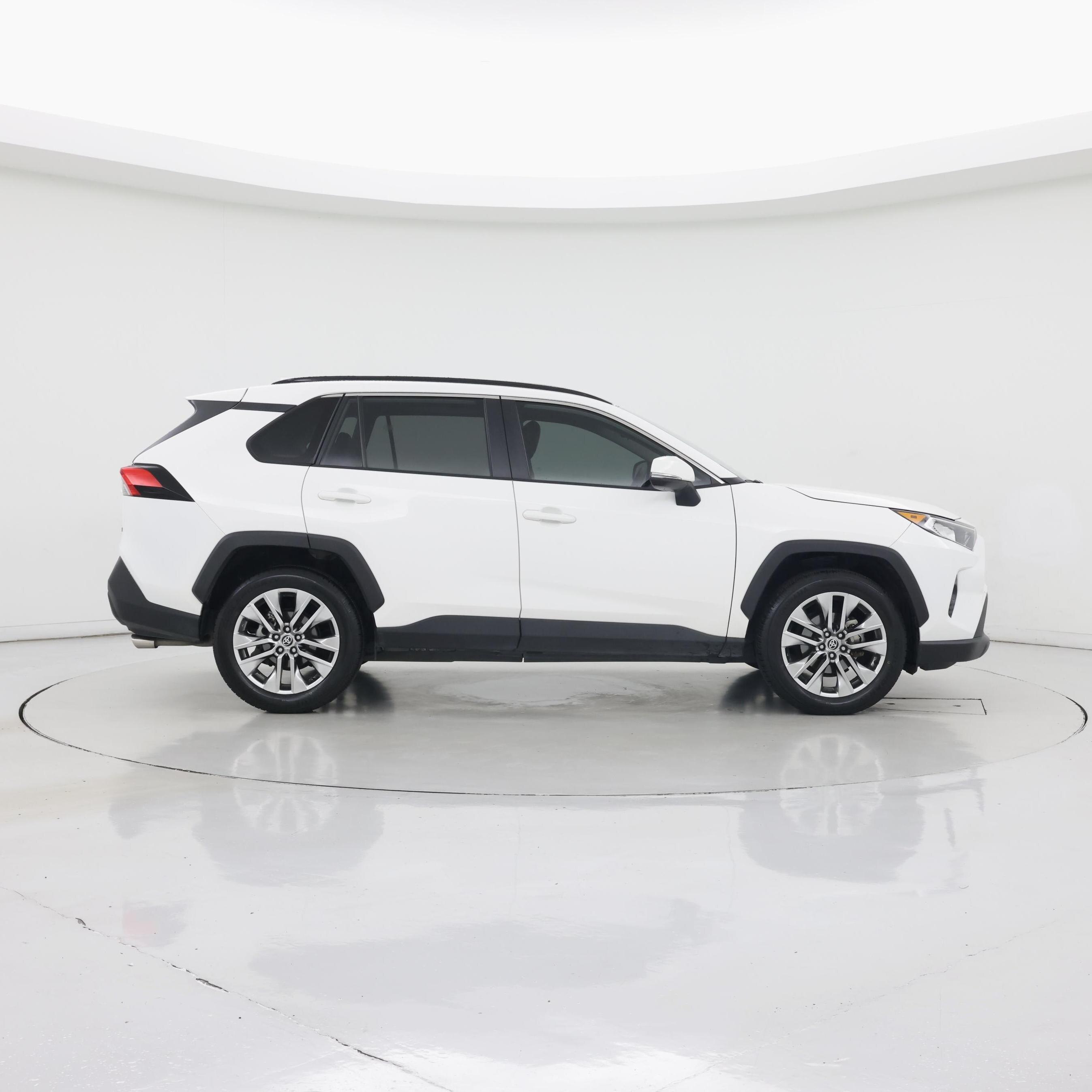 Thumbnail: 2020 Toyota RAV4 - 7