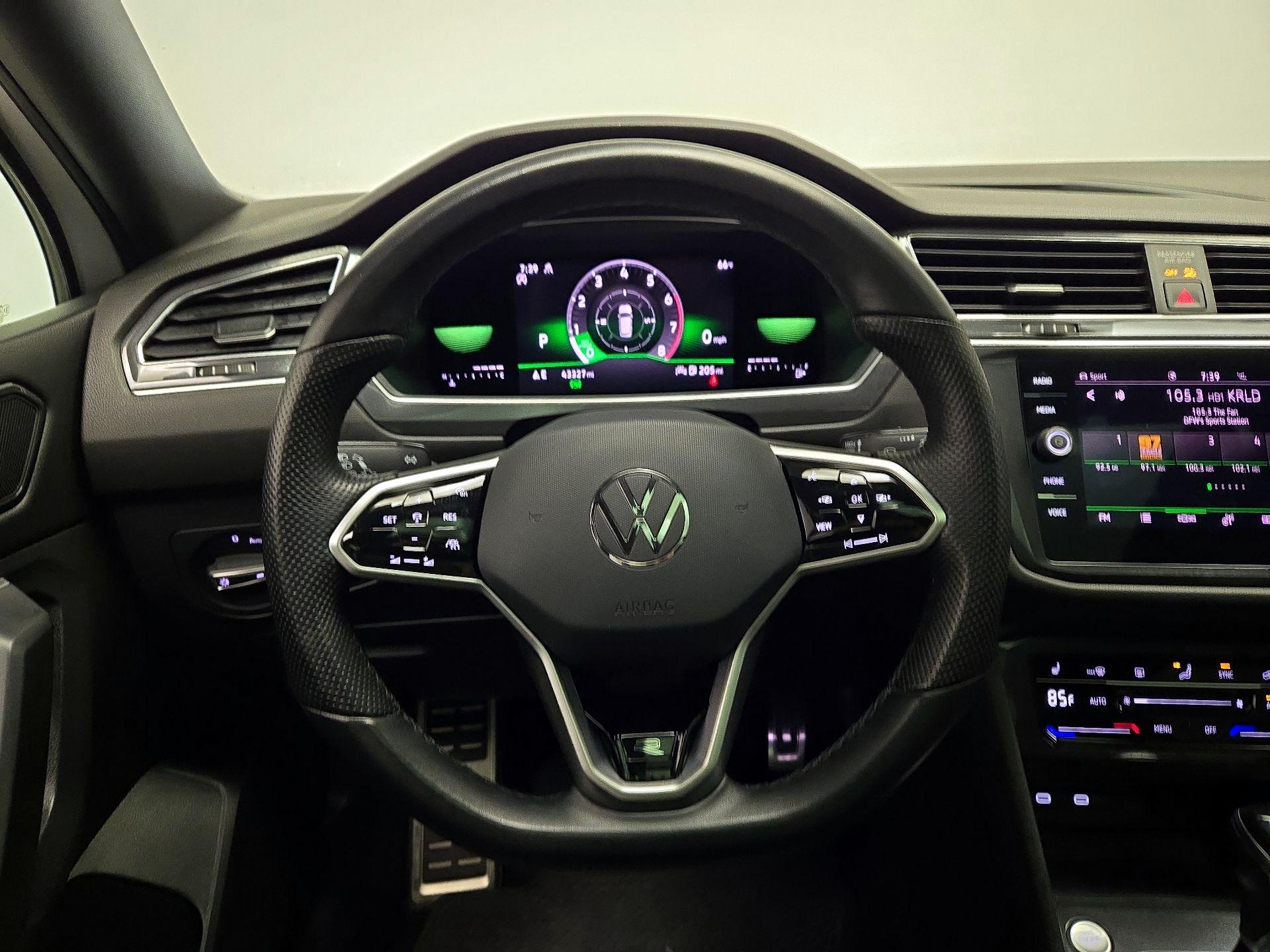 Thumbnail: 2023 Volkswagen Tiguan - 10