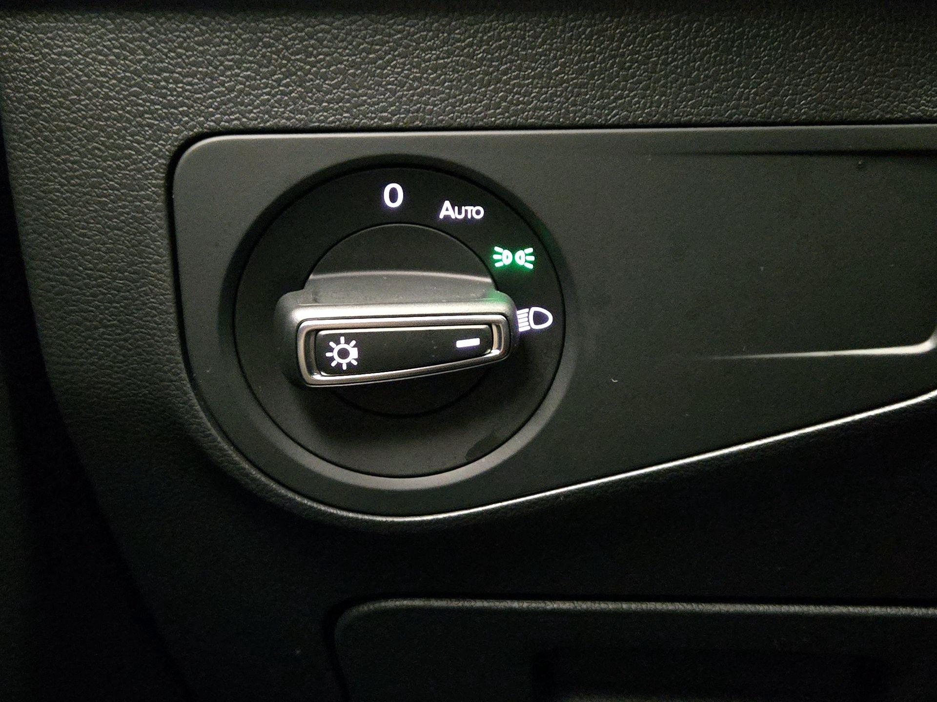 Thumbnail: 2023 Volkswagen Tiguan - 13