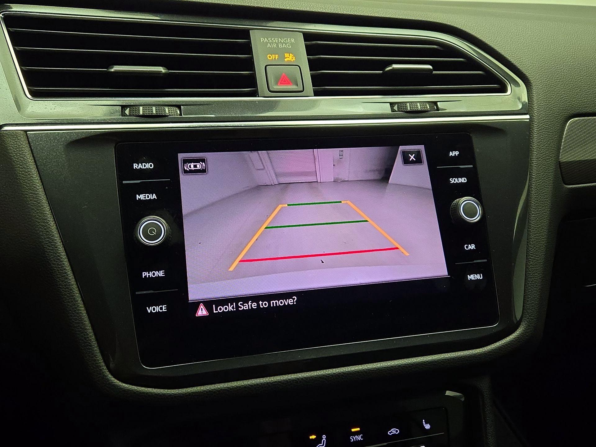 Thumbnail: 2023 Volkswagen Tiguan - 14