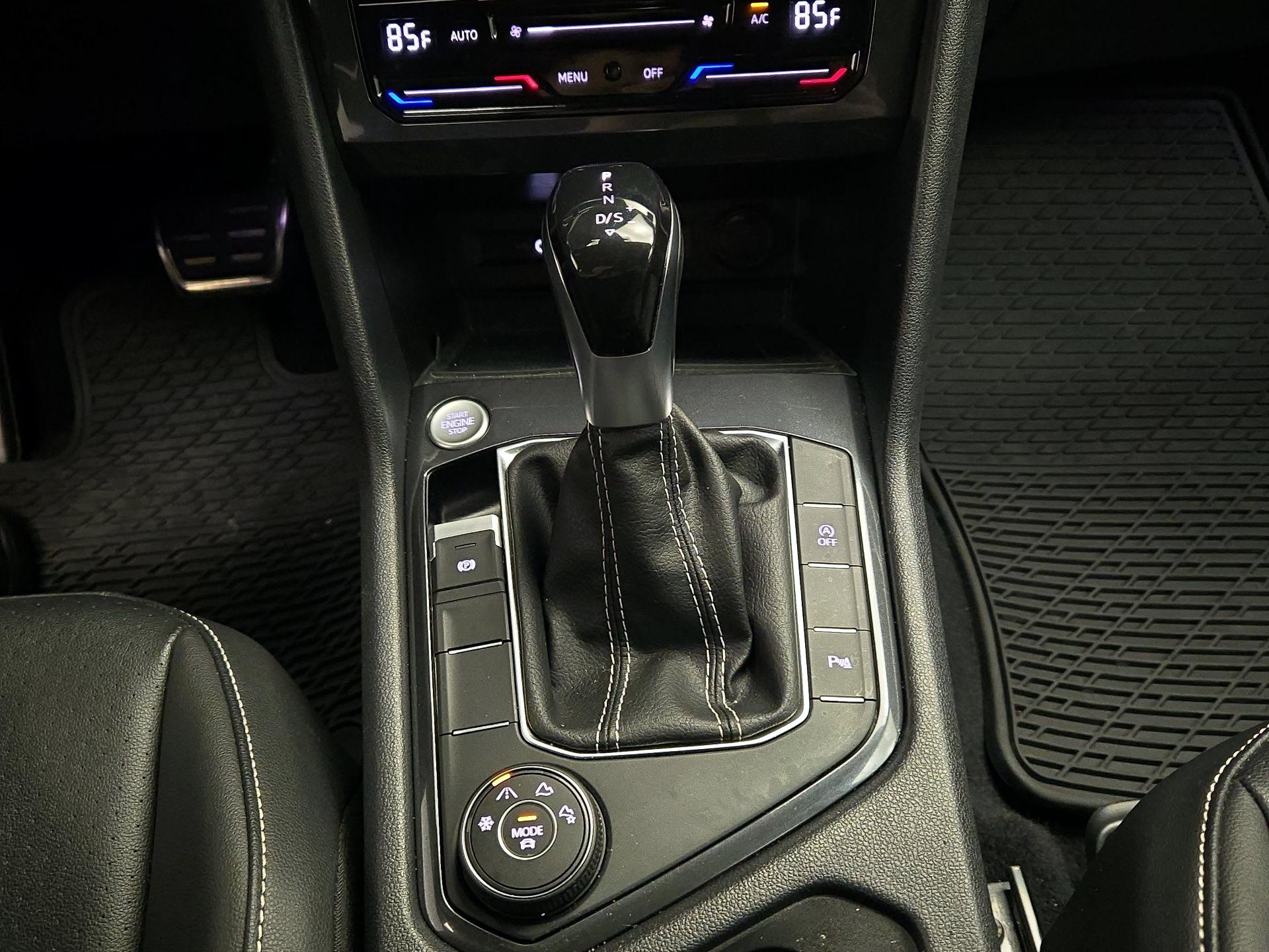 Thumbnail: 2023 Volkswagen Tiguan - 17