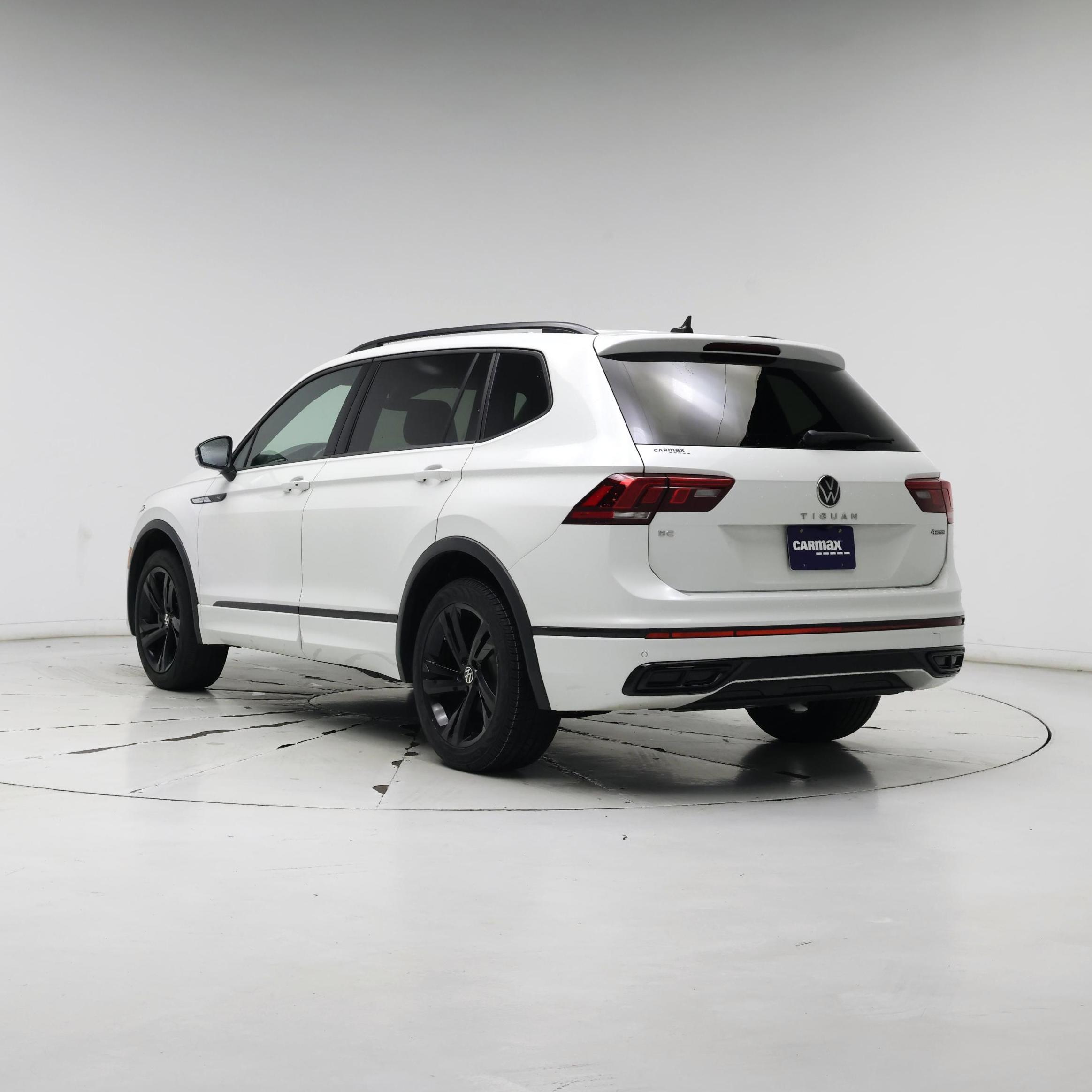 Thumbnail: 2023 Volkswagen Tiguan - 2