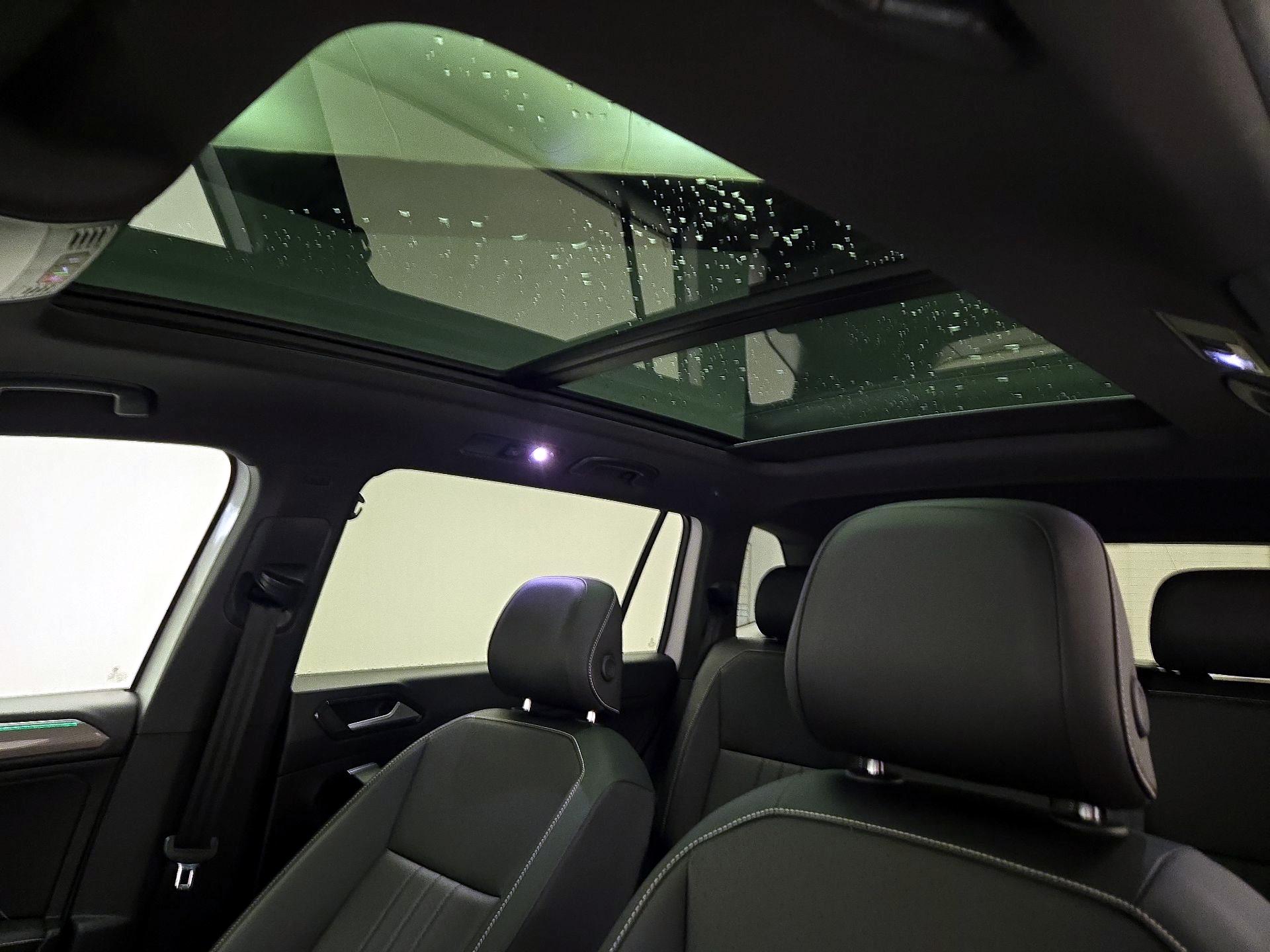 Thumbnail: 2023 Volkswagen Tiguan - 19