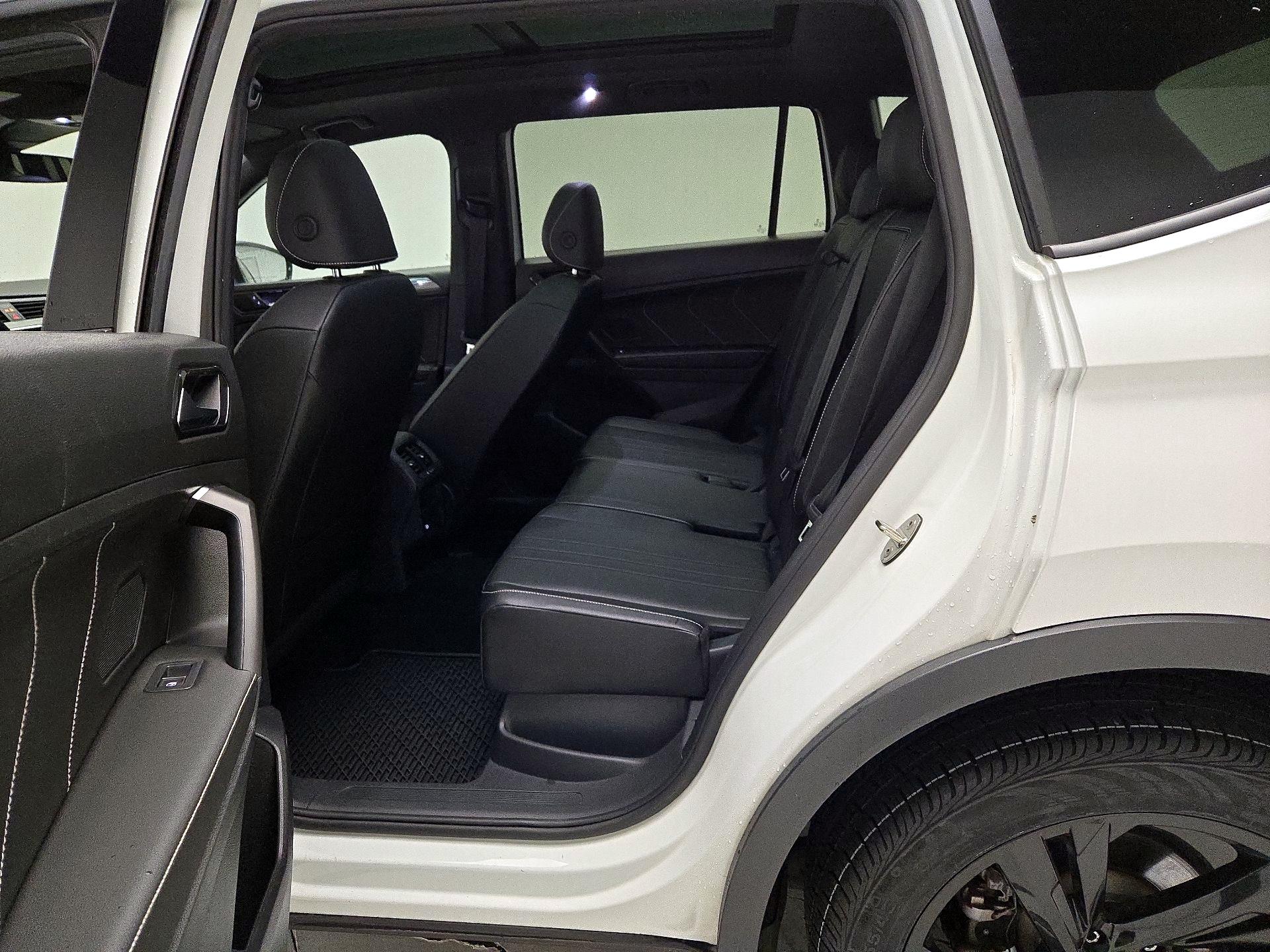 Thumbnail: 2023 Volkswagen Tiguan - 20