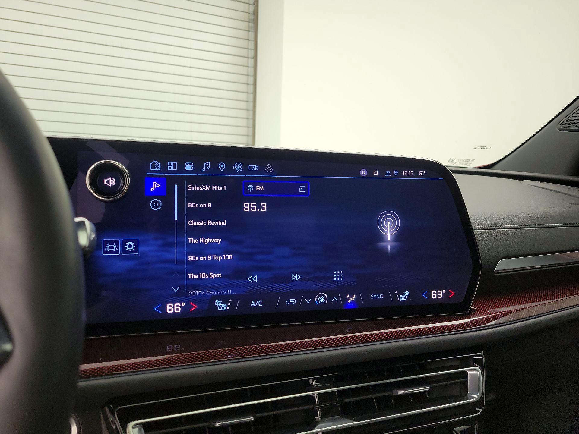 Thumbnail: 2025 Chevrolet Traverse - 15