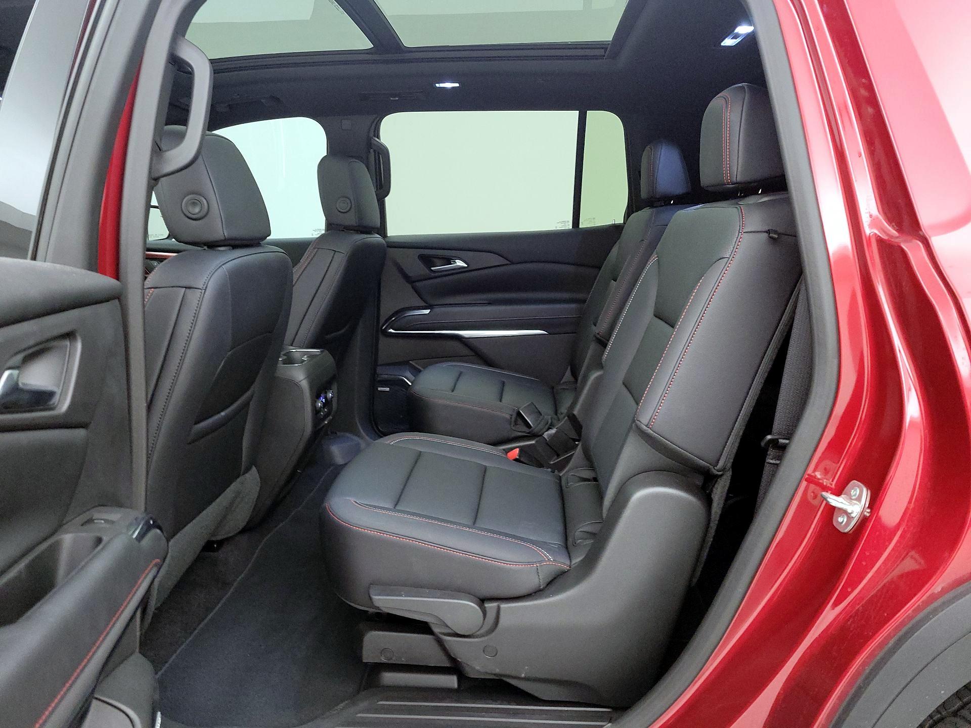 Thumbnail: 2025 Chevrolet Traverse - 19