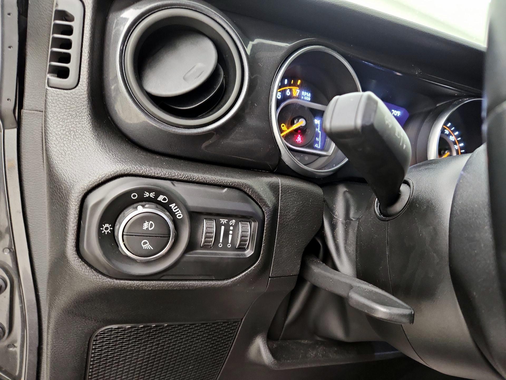 Thumbnail: 2022 Jeep Gladiator - 13