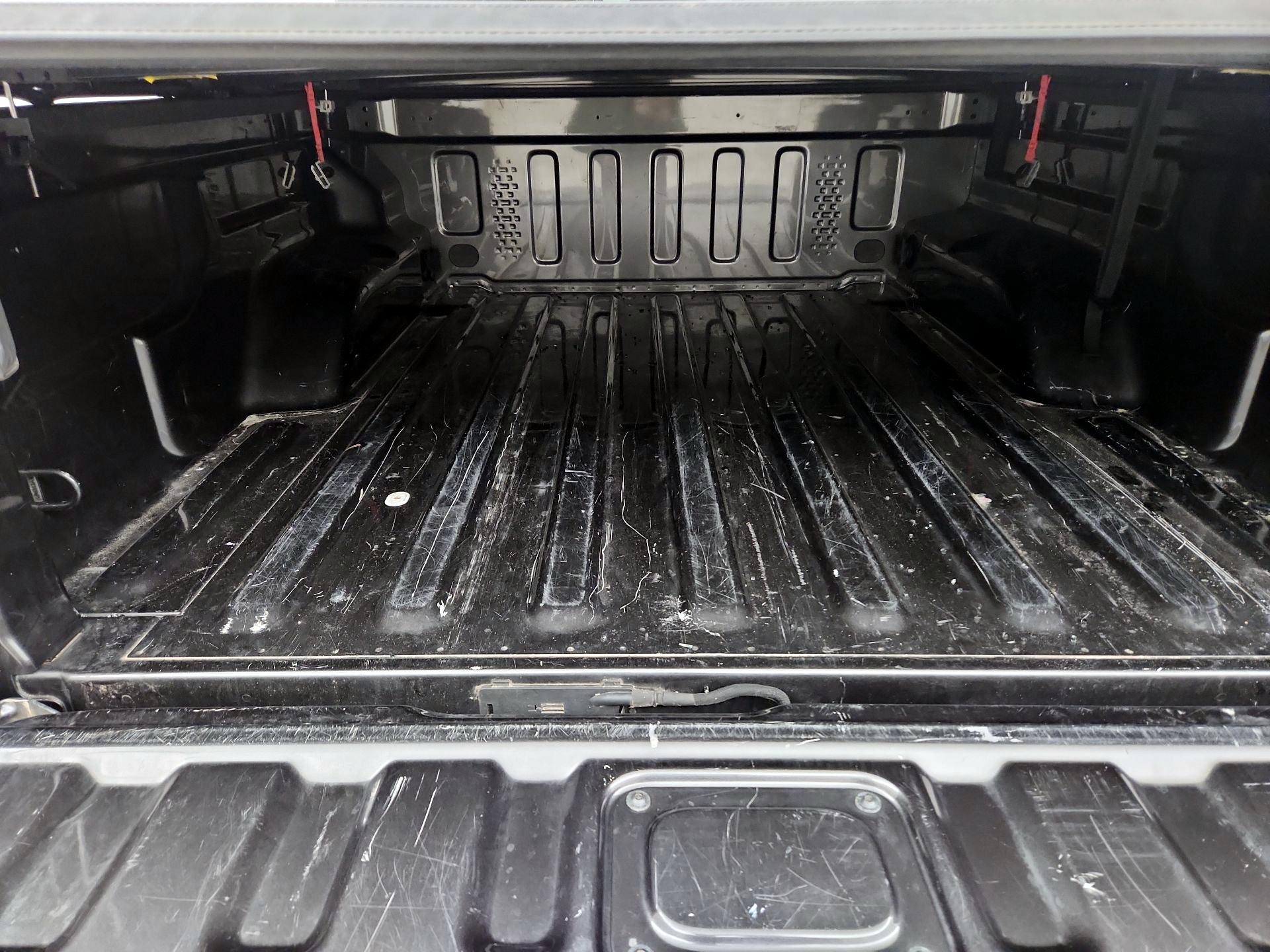 Thumbnail: 2022 Jeep Gladiator - 20