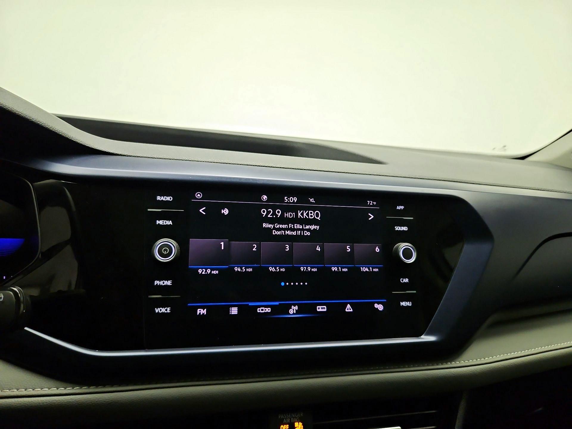 Thumbnail: 2024 Volkswagen Taos - 14