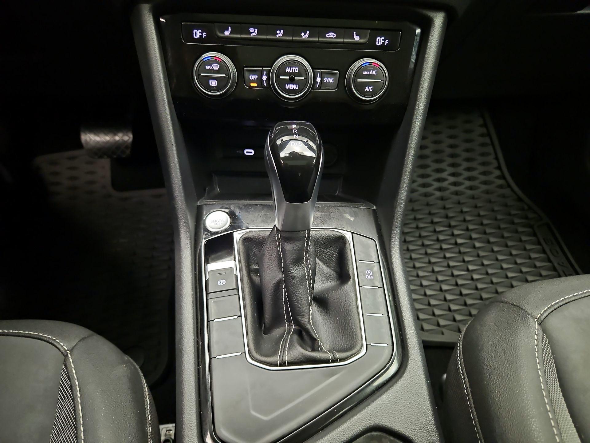 Thumbnail: 2024 Volkswagen Taos - 16