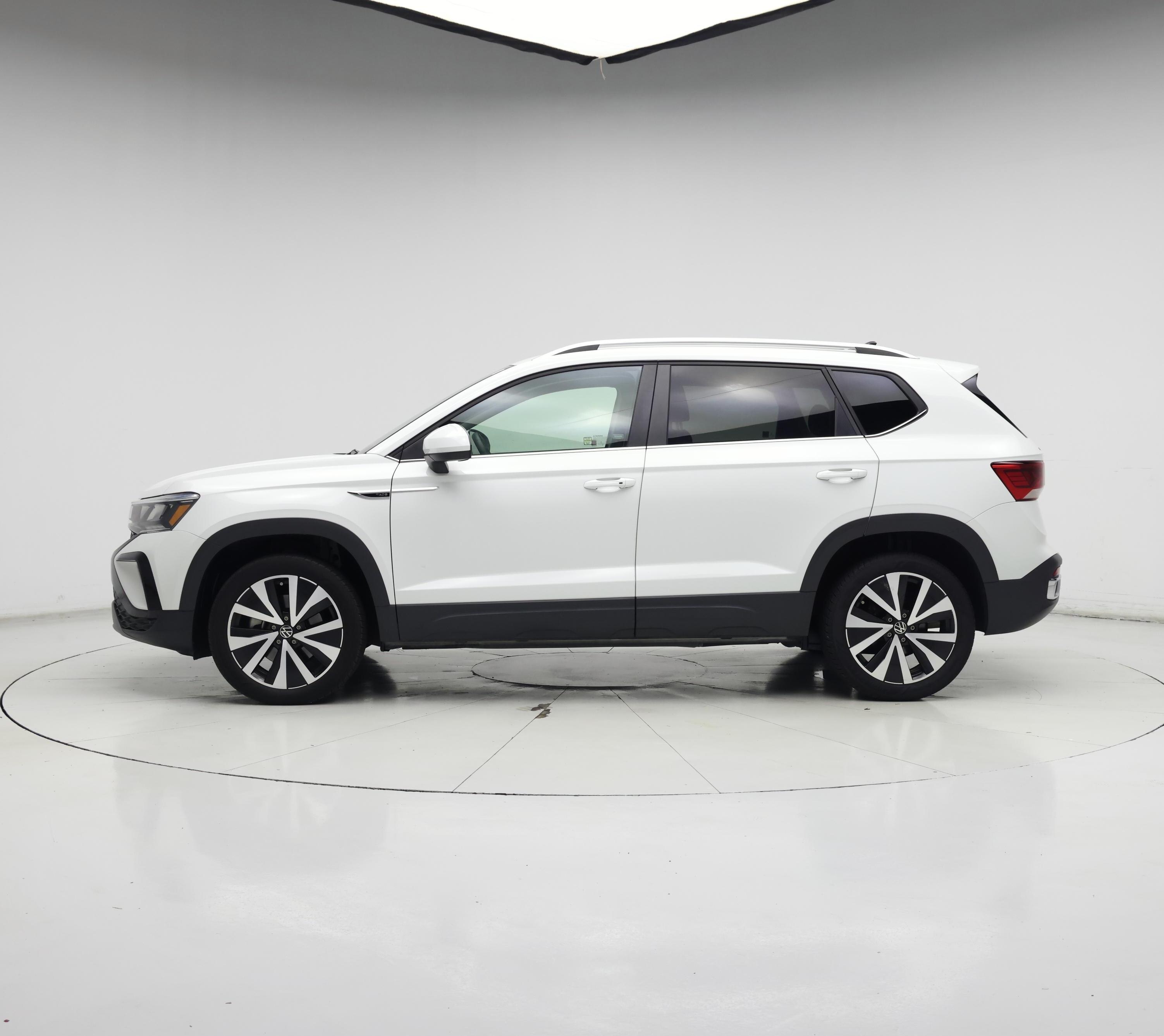 Thumbnail: 2024 Volkswagen Taos - 3