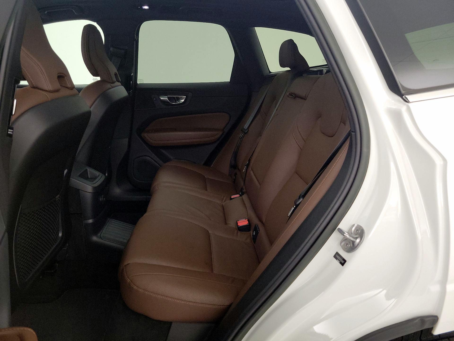 Thumbnail: 2023 Volvo XC60 - 20