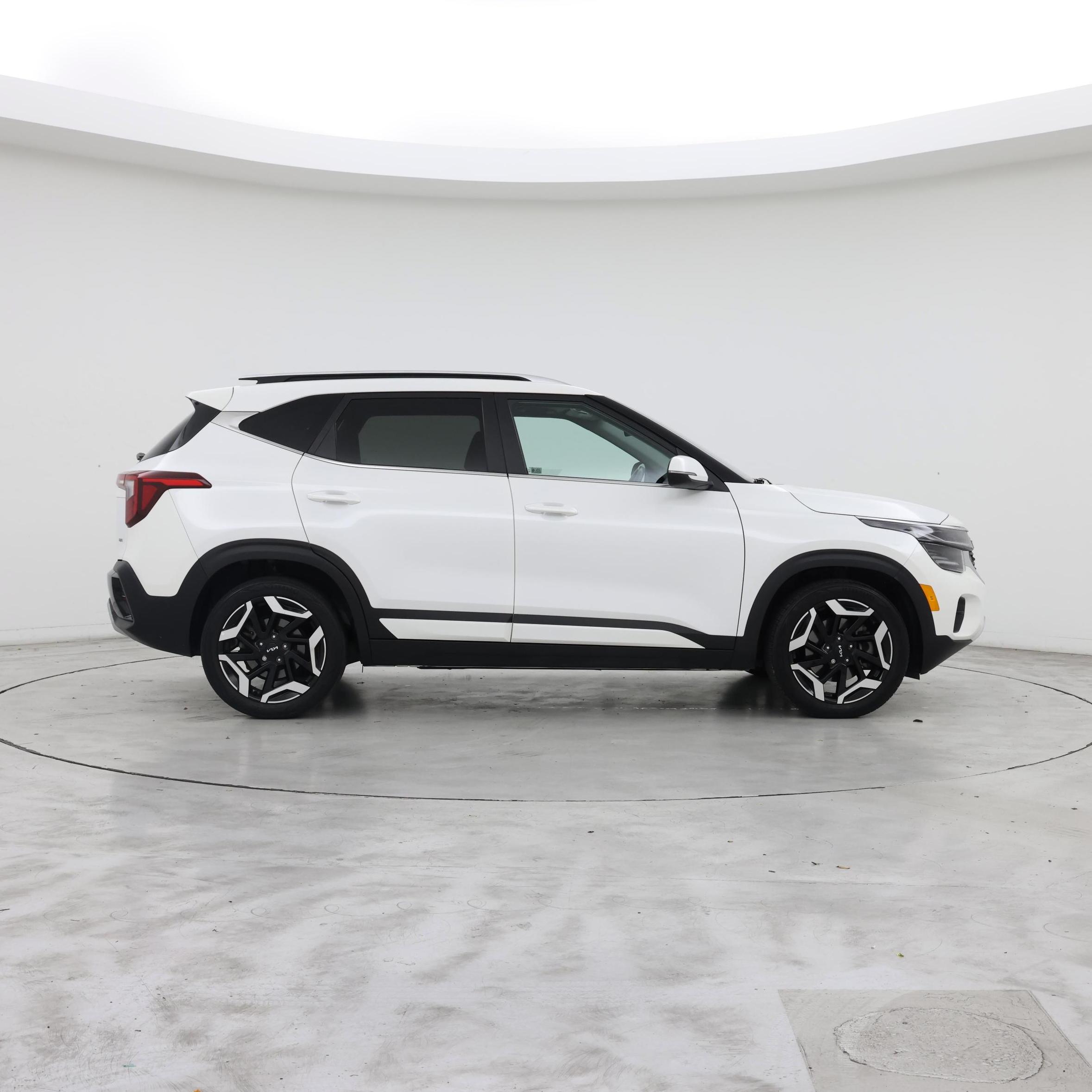 Thumbnail: 2024 Kia Seltos - 7