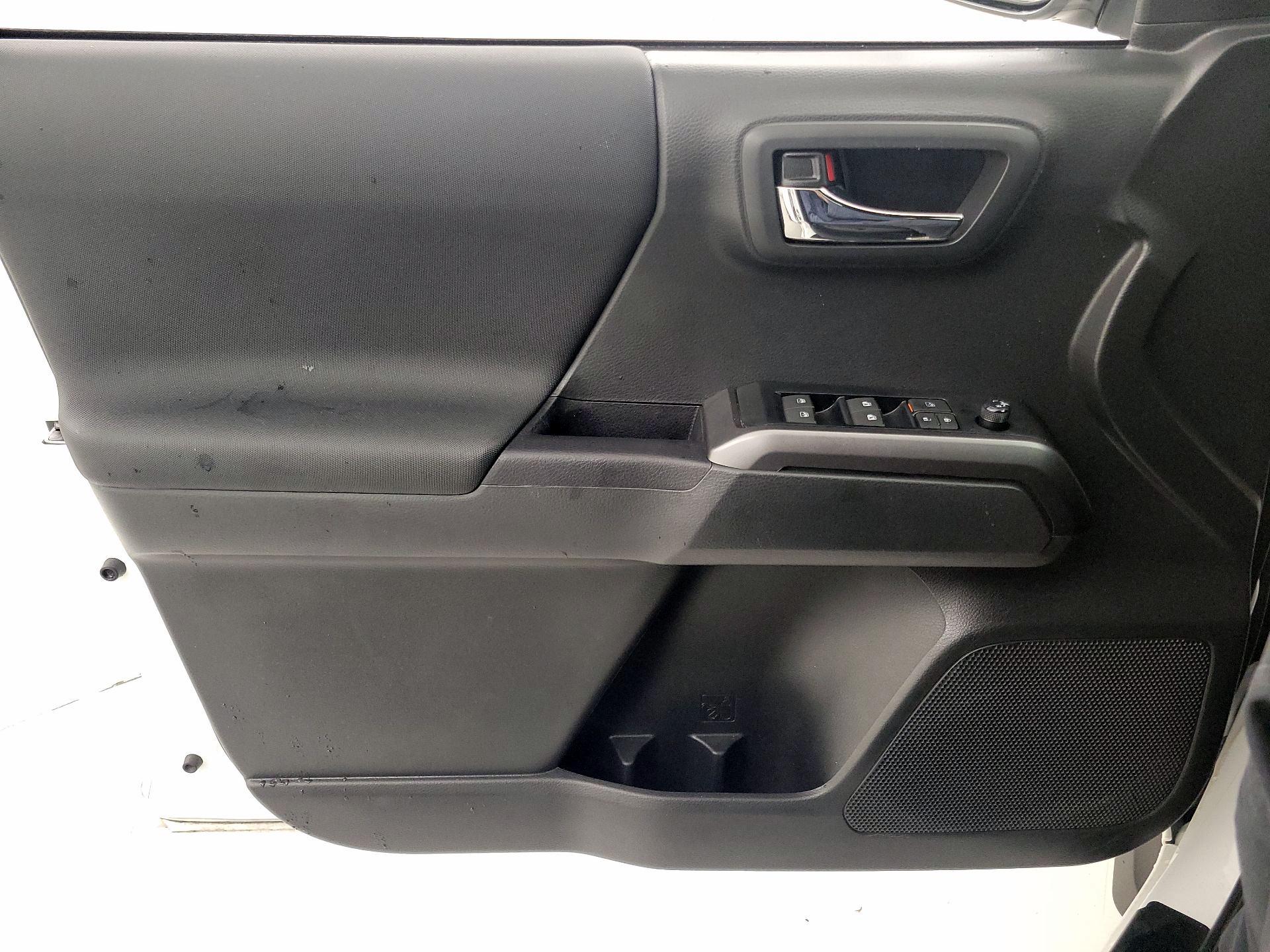 Thumbnail: 2023 Toyota Tacoma - 12