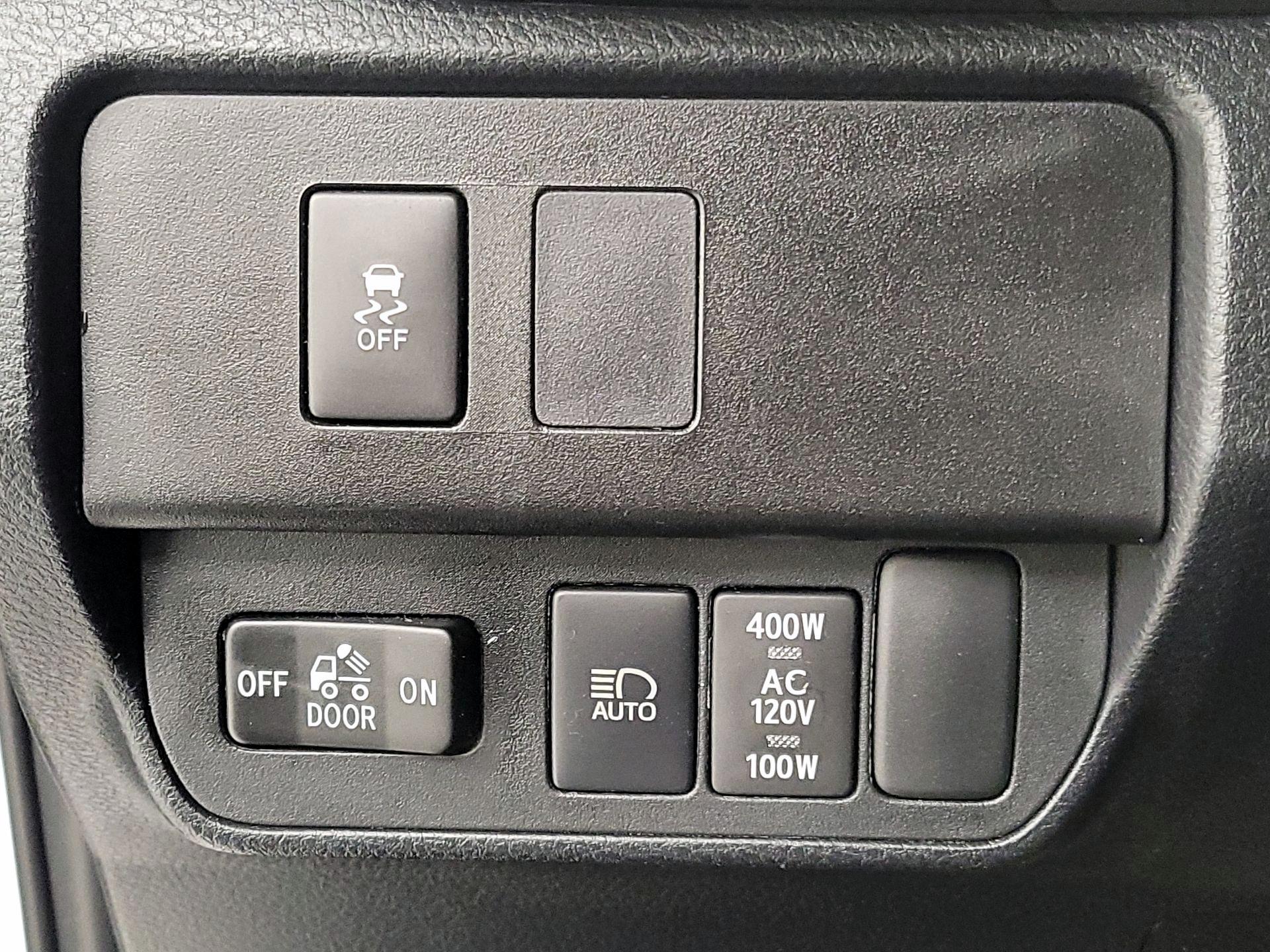 Thumbnail: 2023 Toyota Tacoma - 13