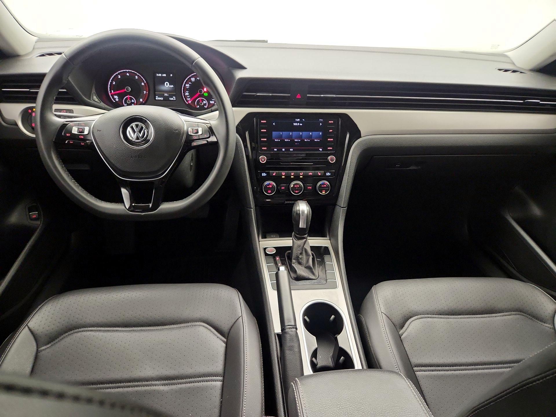 Thumbnail: 2022 Volkswagen Passat - 9