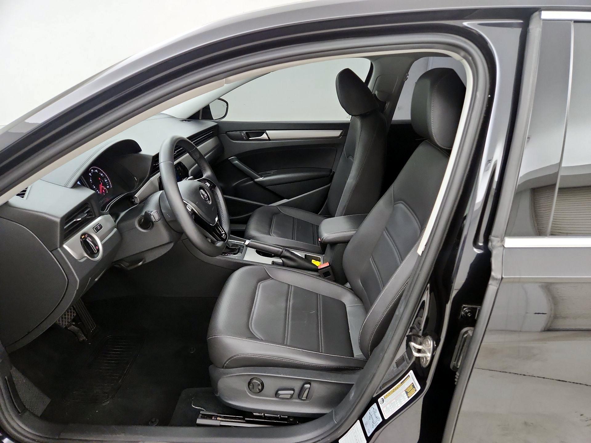 Thumbnail: 2022 Volkswagen Passat - 11