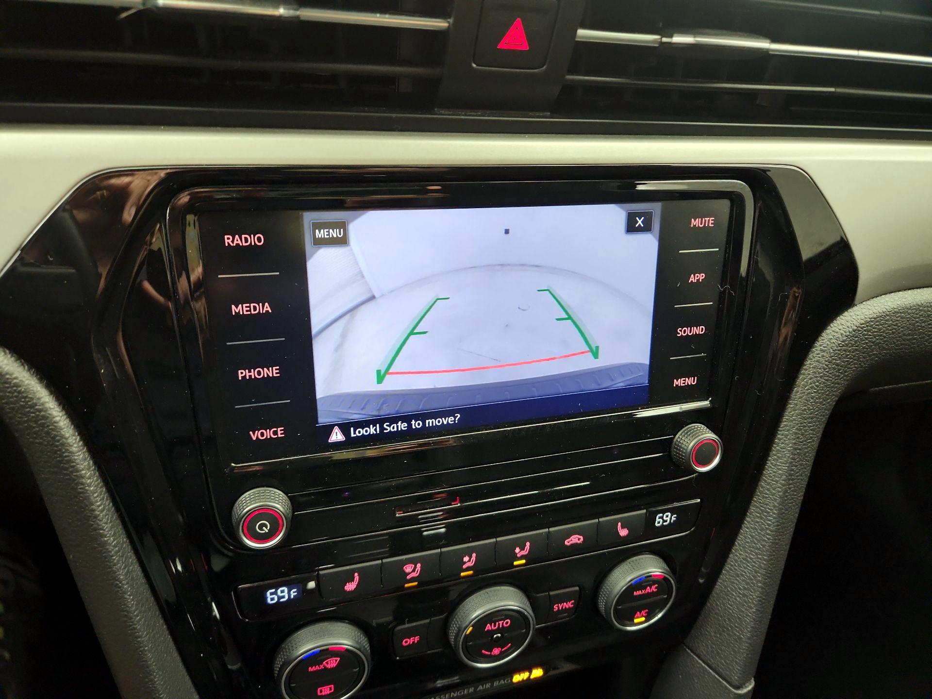 Thumbnail: 2022 Volkswagen Passat - 14