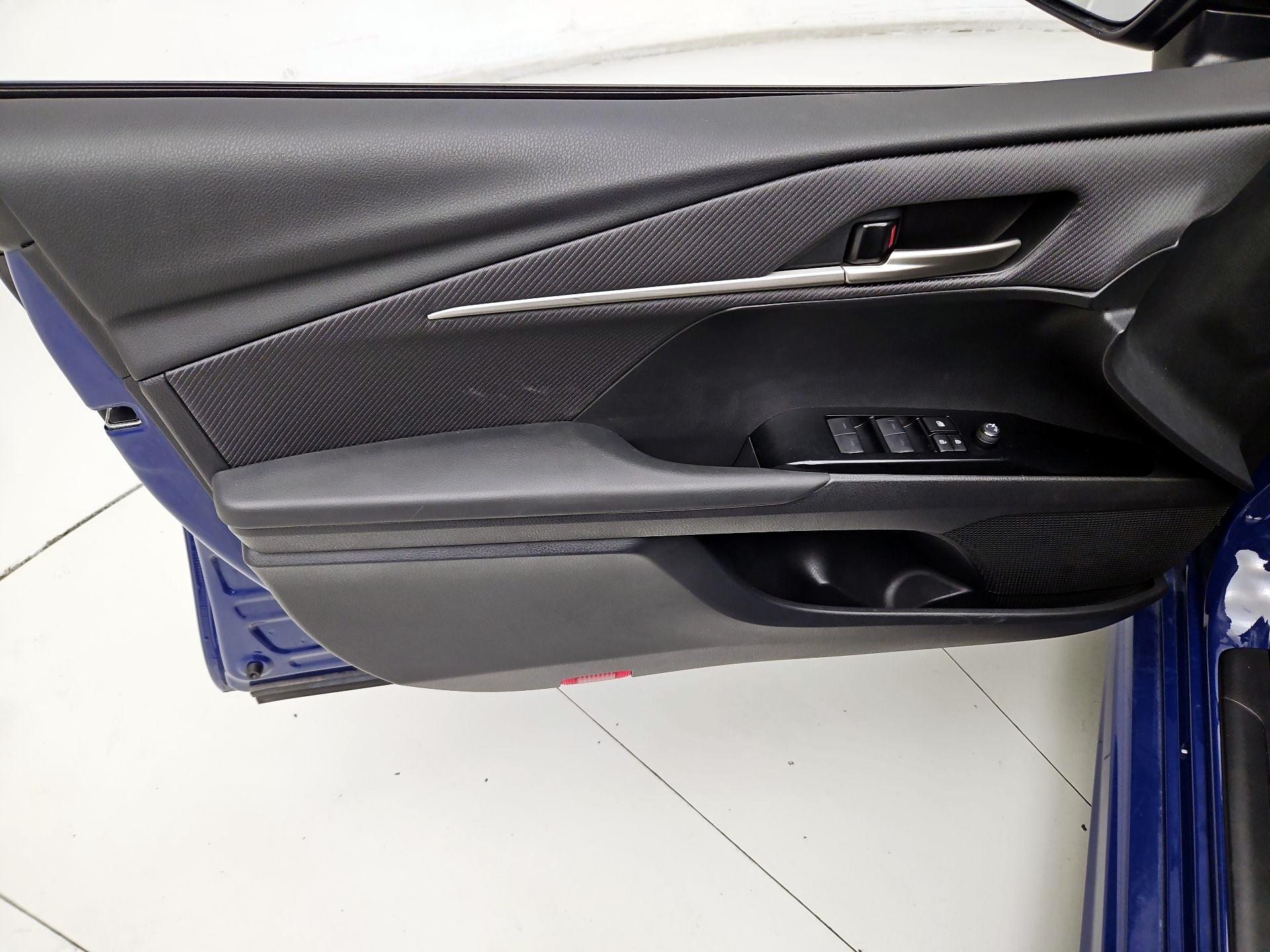 Thumbnail: 2025 Toyota Camry - 12