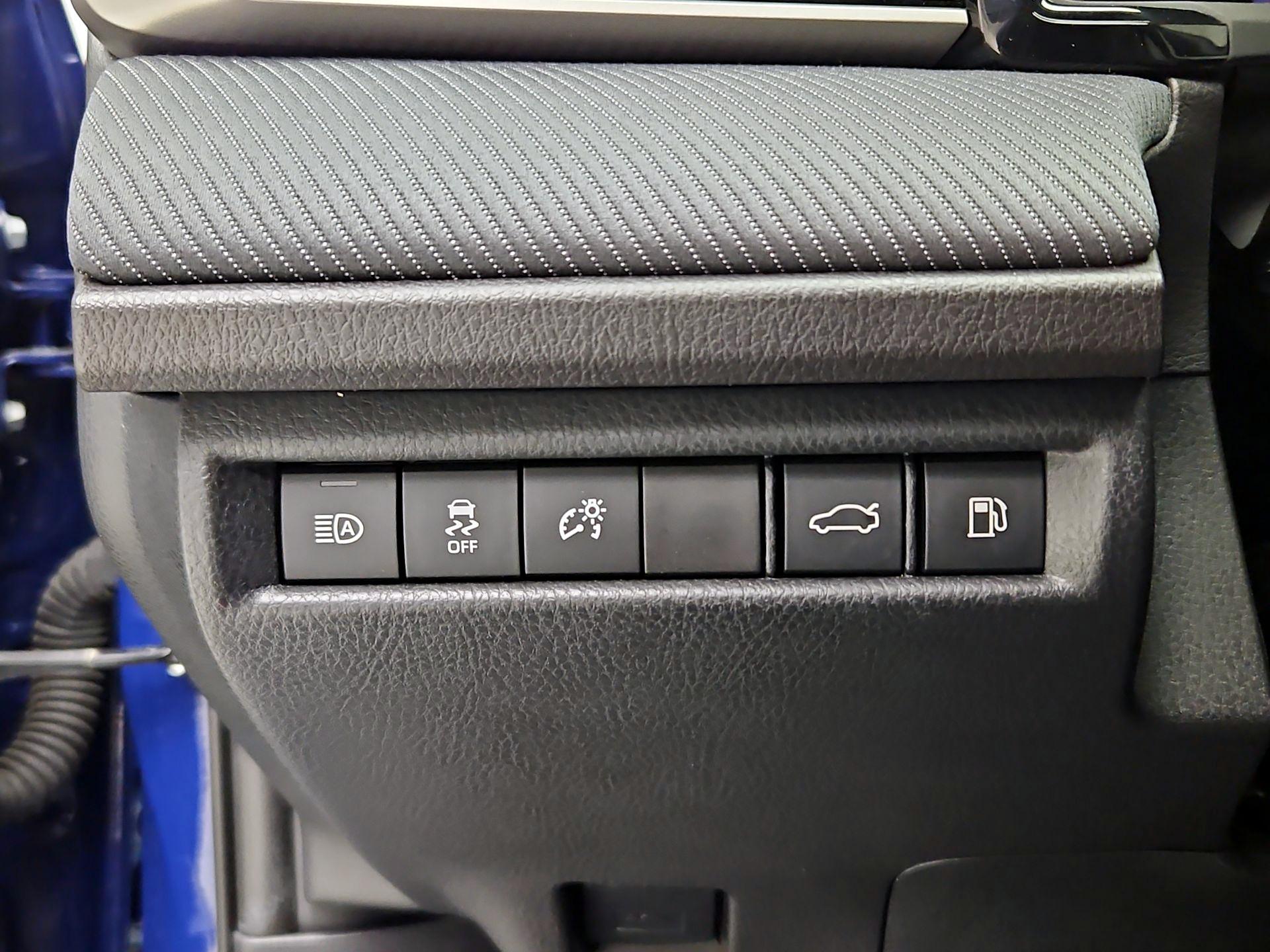 Thumbnail: 2025 Toyota Camry - 13