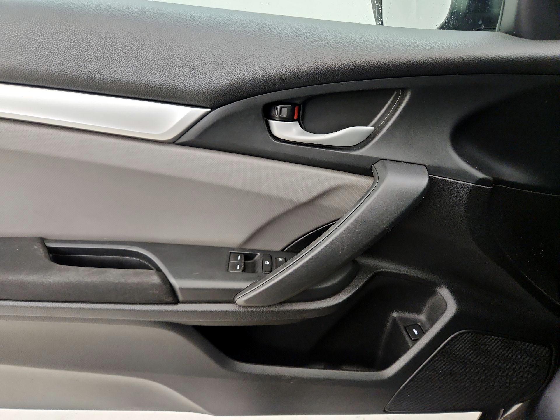 Thumbnail: 2016 Honda Civic - 12