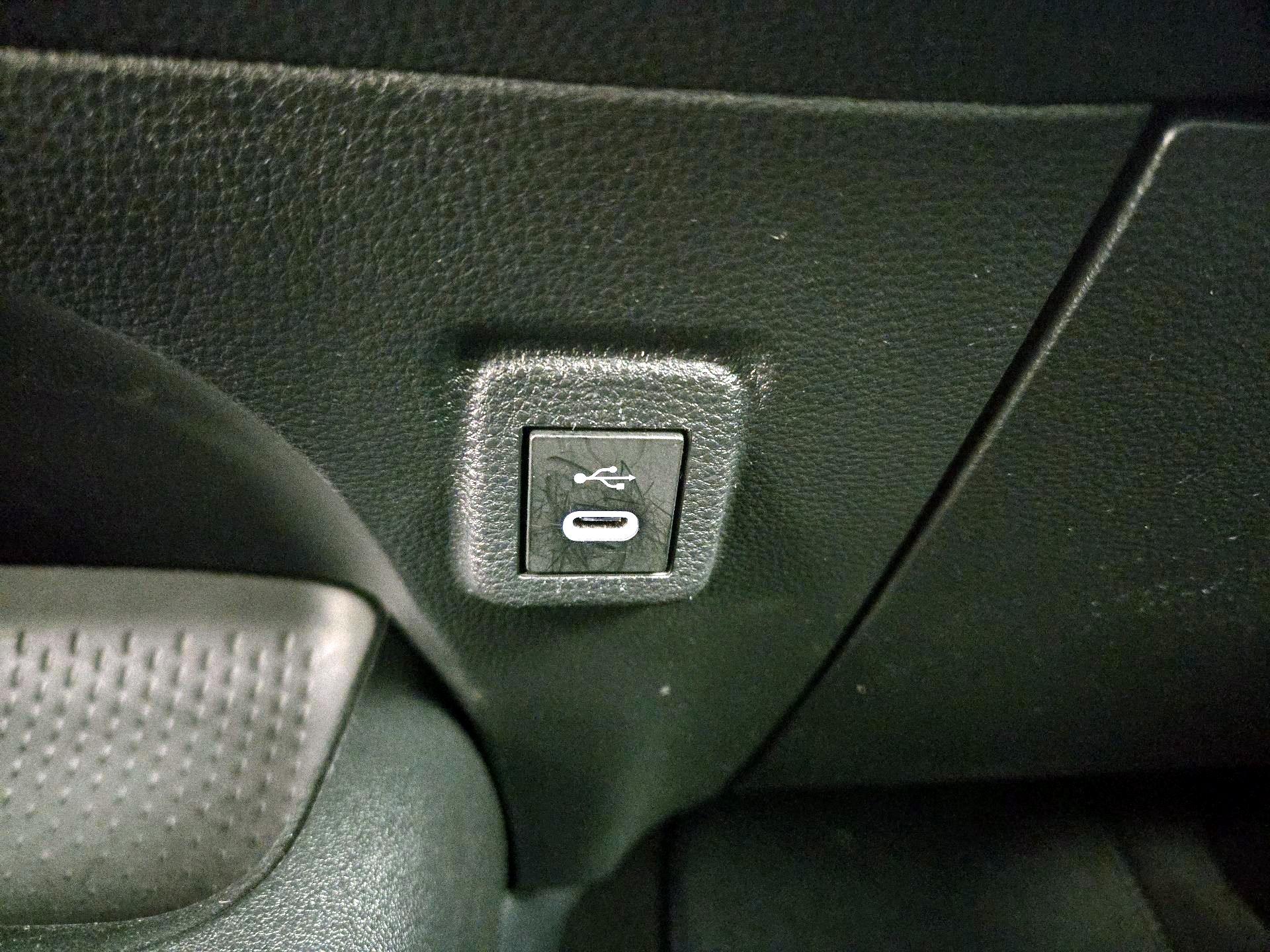 Thumbnail: 2025 Toyota Corolla - 18