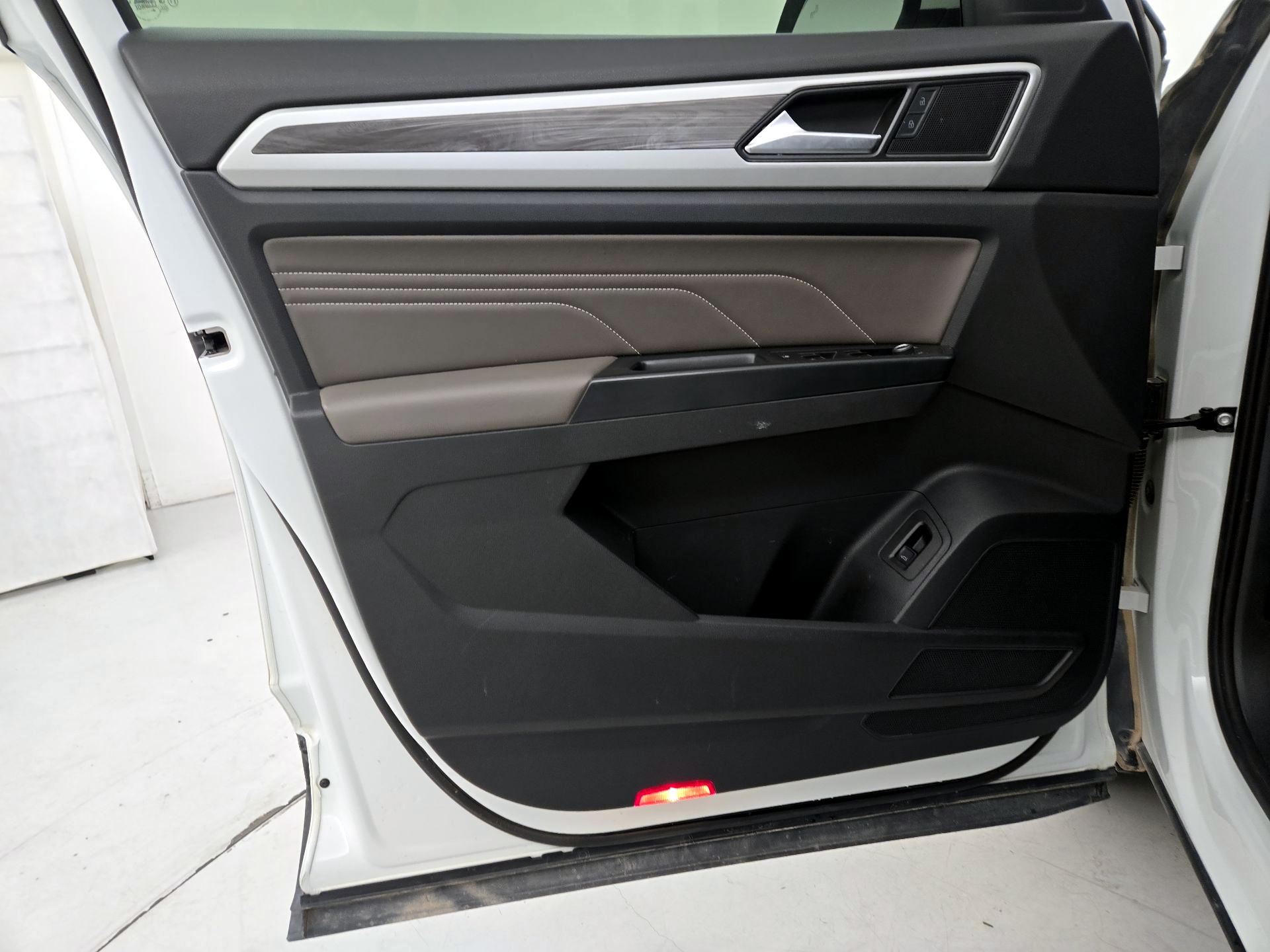 Thumbnail: 2021 Volkswagen Atlas - 12