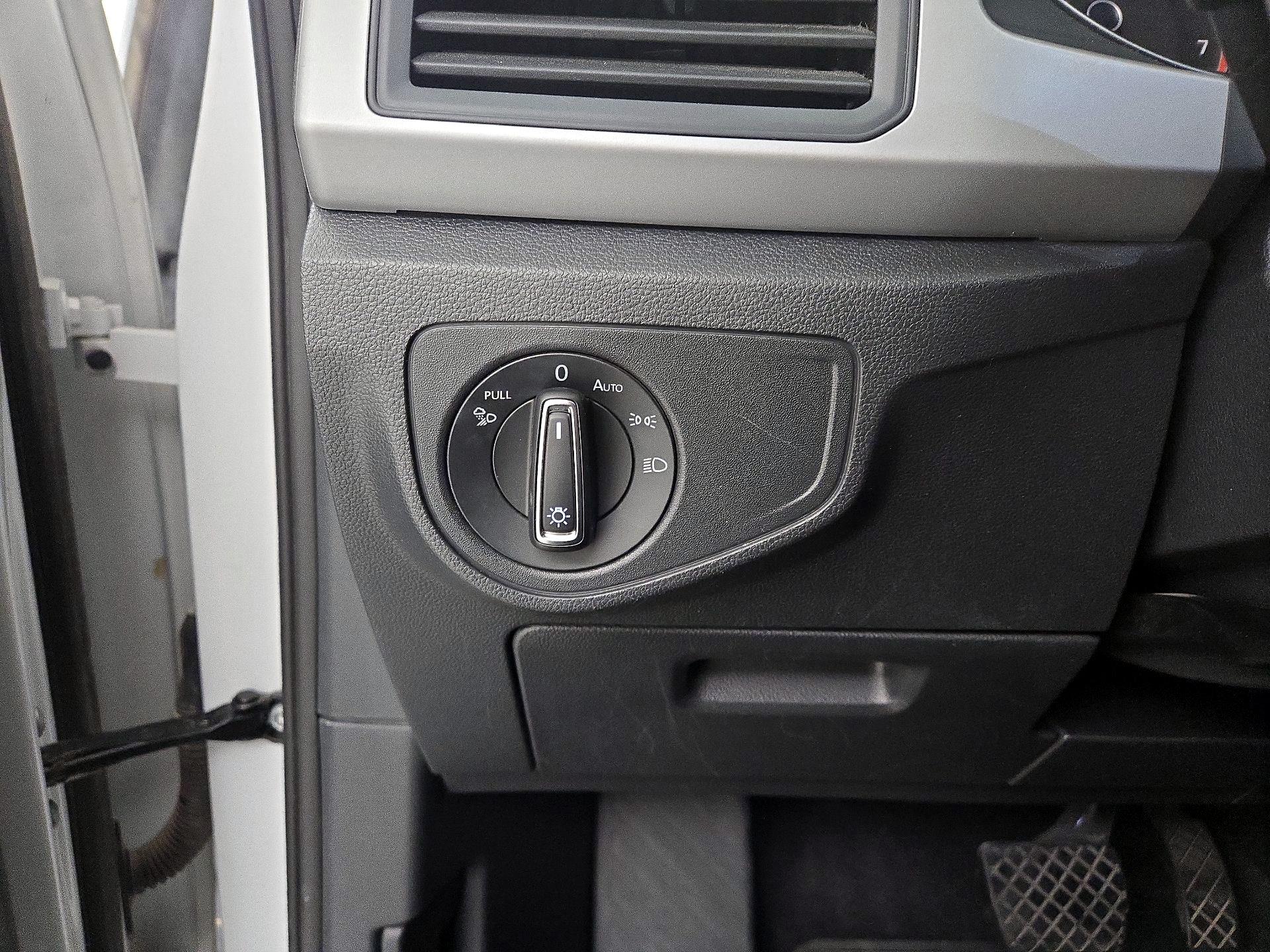 Thumbnail: 2021 Volkswagen Atlas - 13